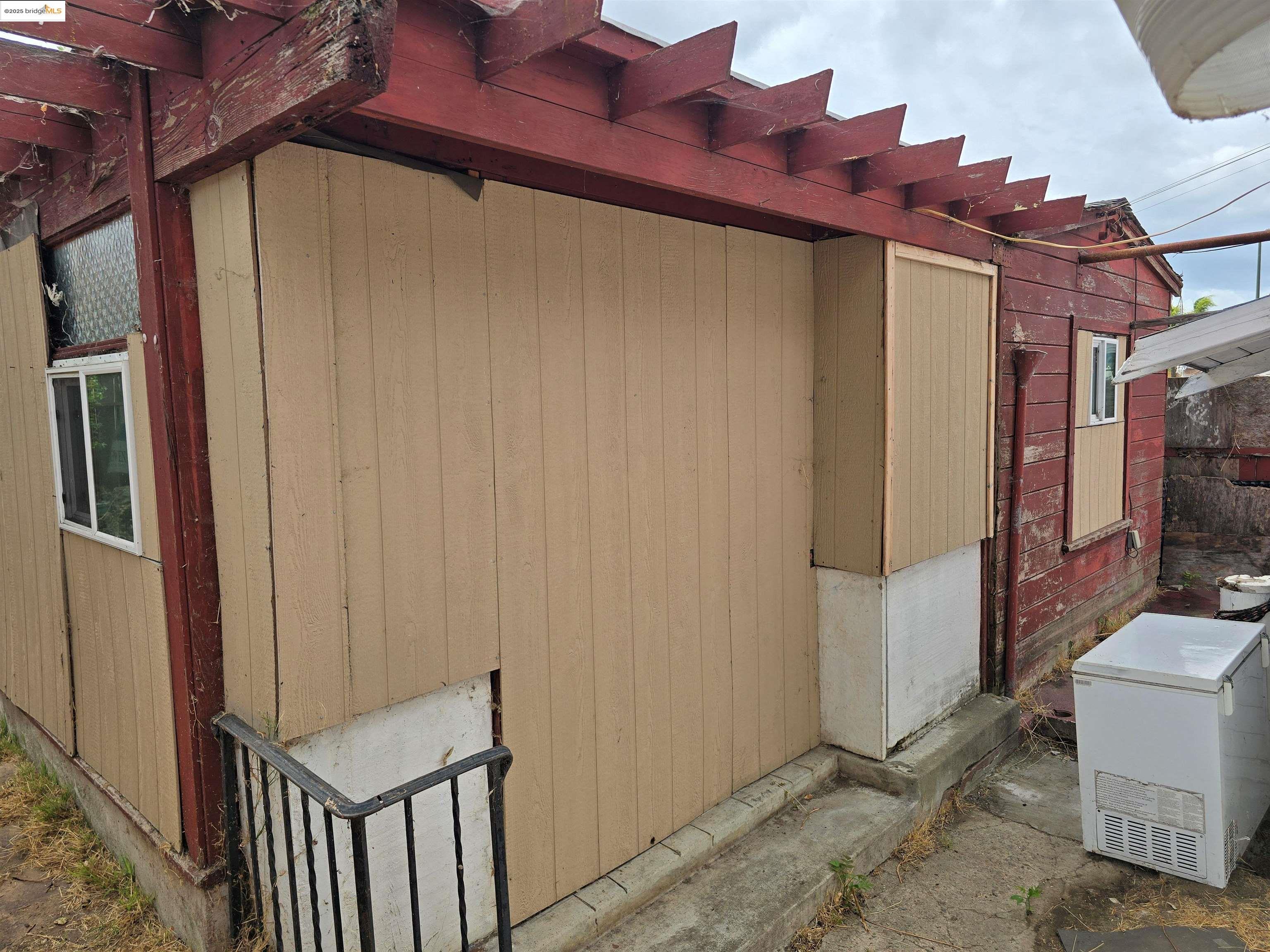 Detail Gallery Image 11 of 14 For 2818 Parker Ave, Oakland,  CA 94605 - 2 Beds | 1 Baths