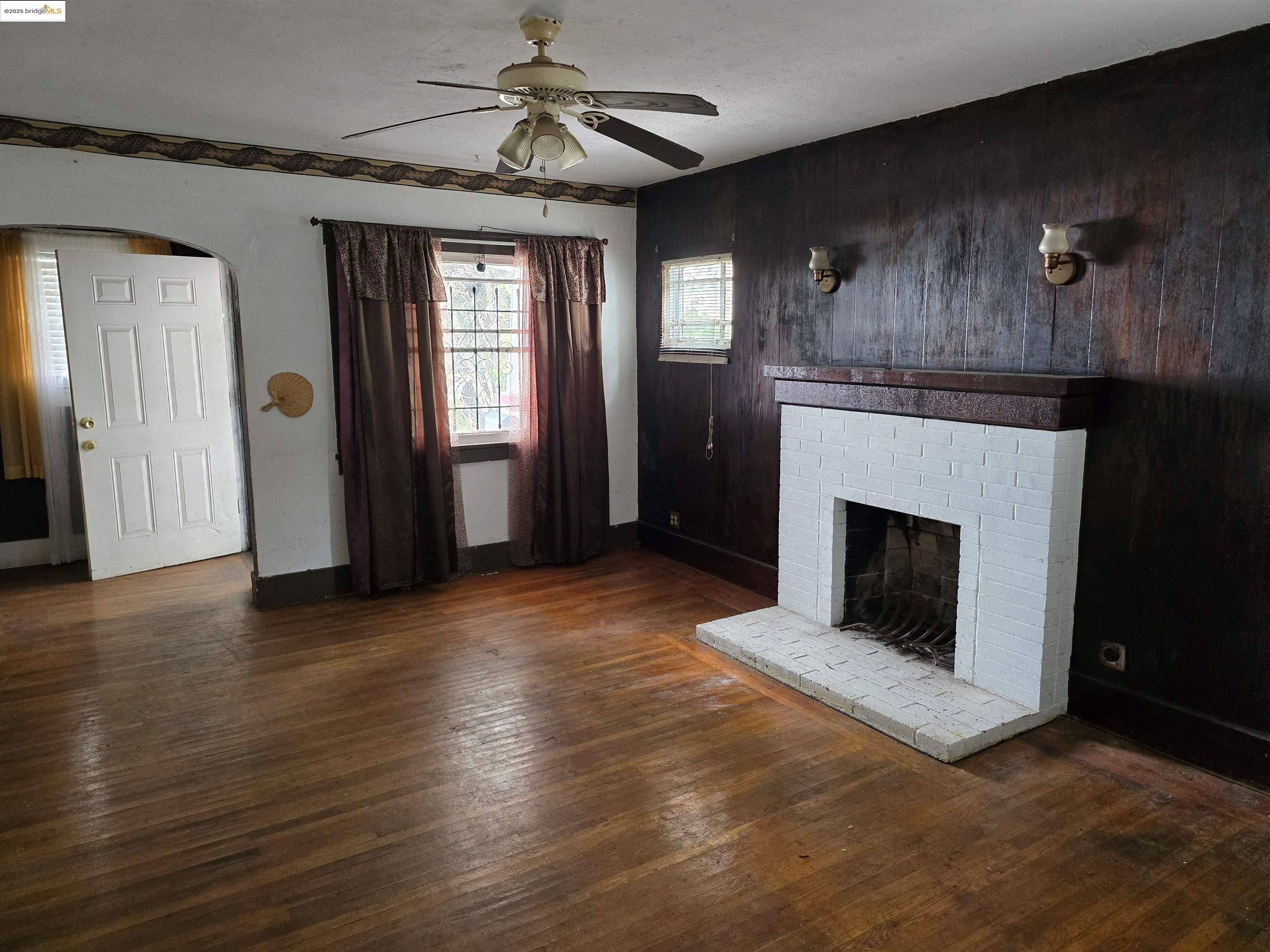 Detail Gallery Image 4 of 14 For 2818 Parker Ave, Oakland,  CA 94605 - 2 Beds | 1 Baths