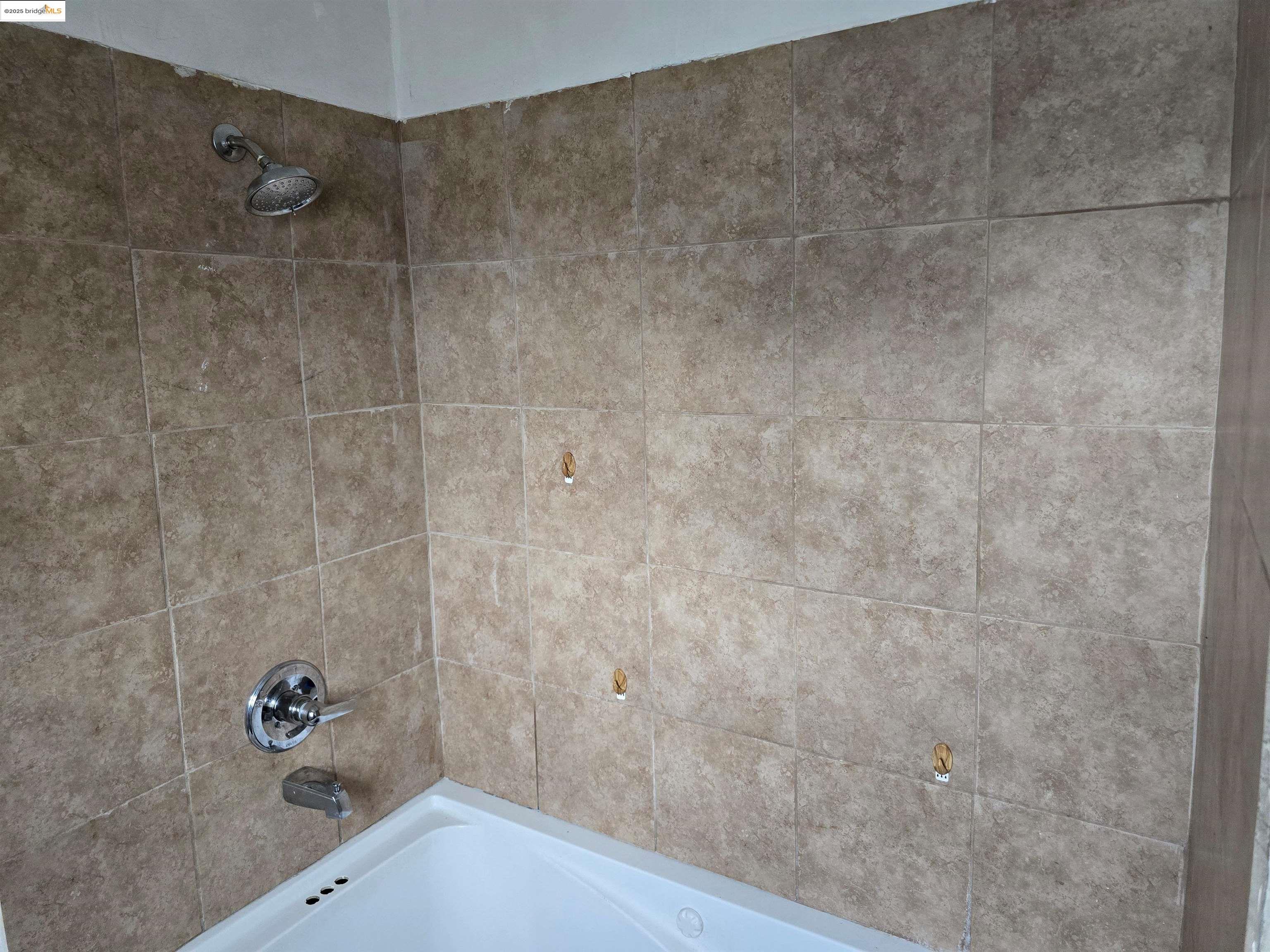 Detail Gallery Image 10 of 14 For 2818 Parker Ave, Oakland,  CA 94605 - 2 Beds | 1 Baths