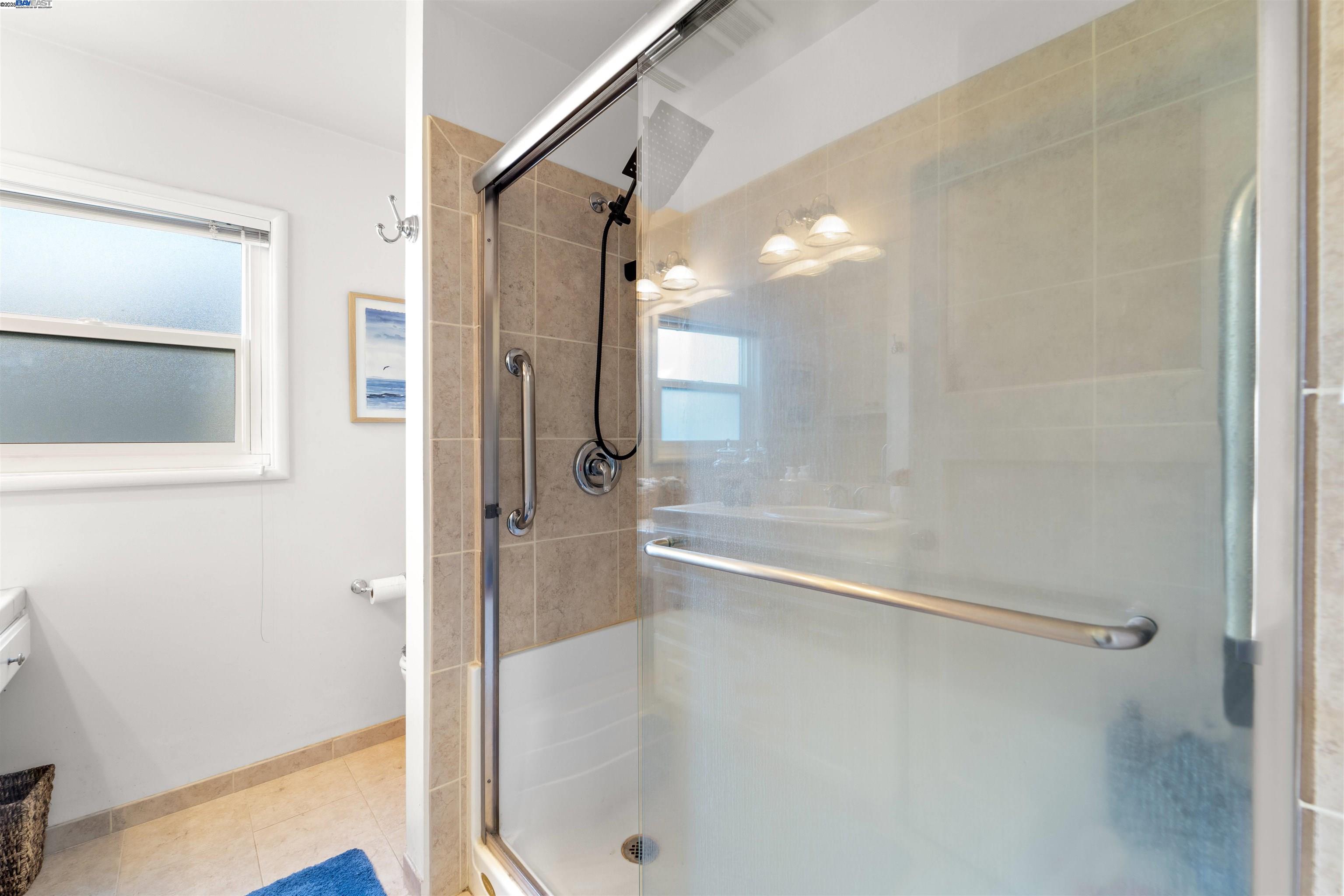 Detail Gallery Image 11 of 19 For 21266 Haviland Ave, Hayward,  CA 94541 - 2 Beds | 1 Baths