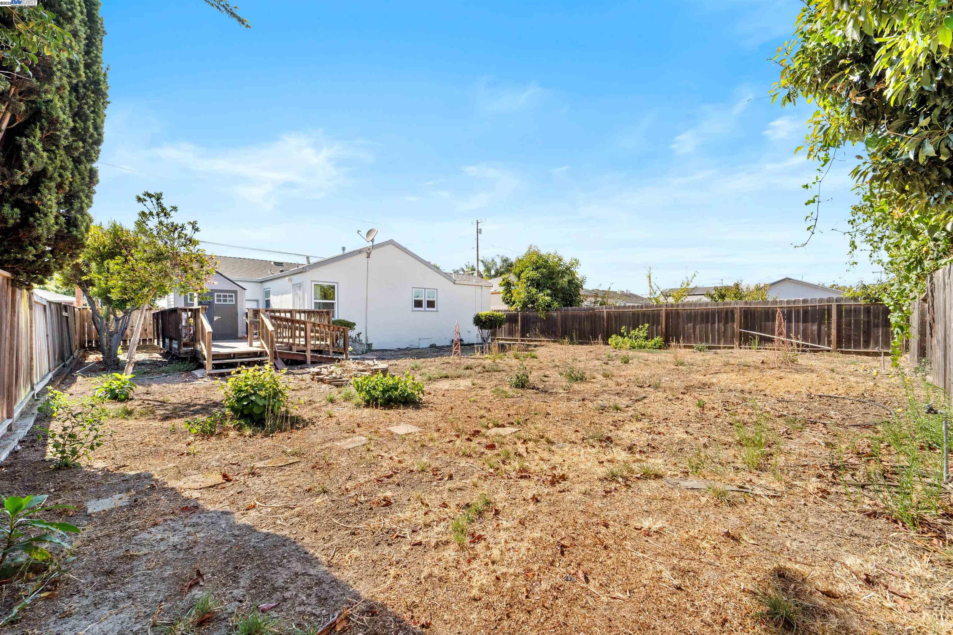 Detail Gallery Image 16 of 19 For 21266 Haviland Ave, Hayward,  CA 94541 - 2 Beds | 1 Baths