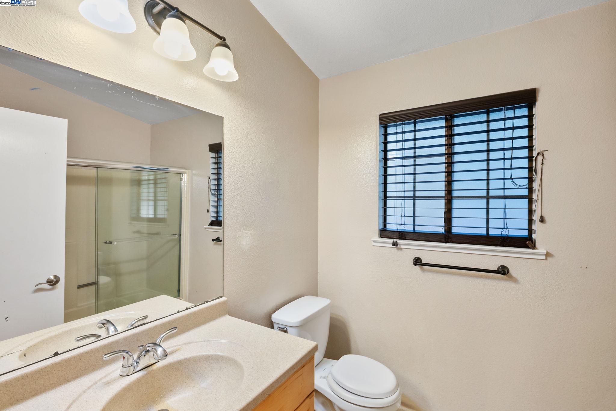 Detail Gallery Image 15 of 44 For 2116 Willow Ave, Antioch,  CA 94509 - 3 Beds | 2 Baths