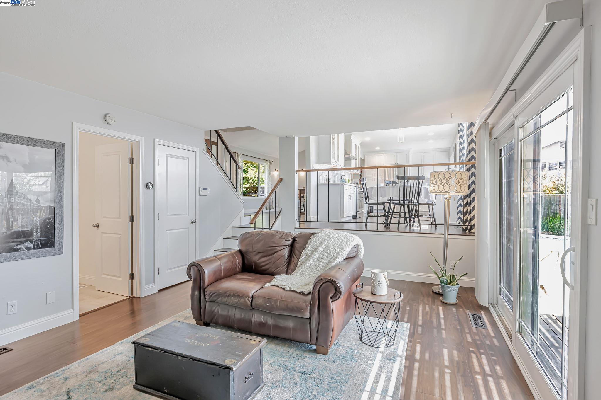 Detail Gallery Image 8 of 27 For 7765 Dublin Green Ct, Dublin,  CA 94568 - 4 Beds | 2/1 Baths