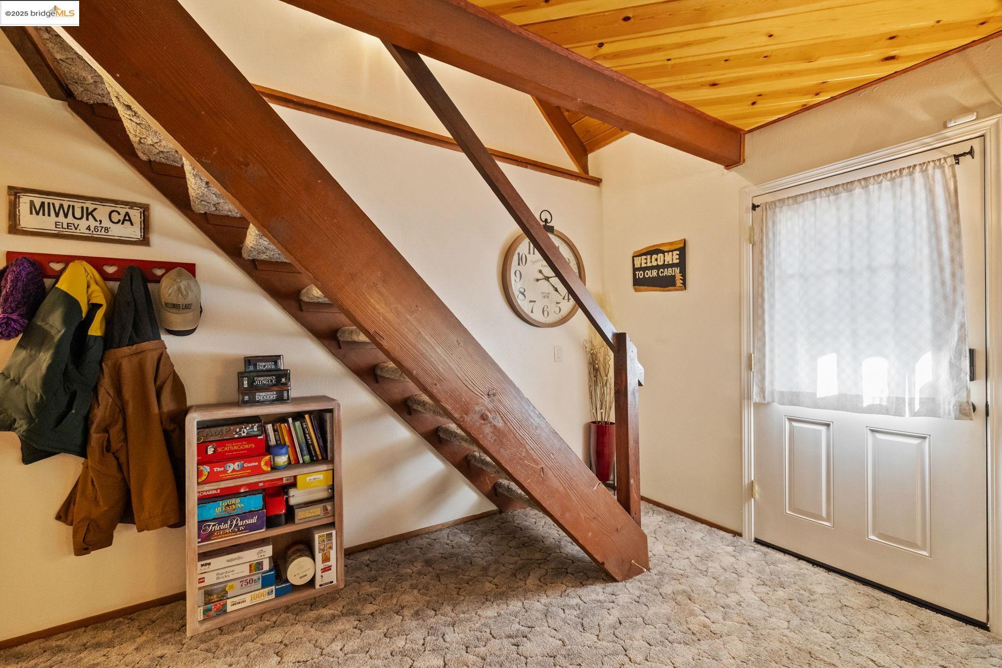 Detail Gallery Image 12 of 30 For 24061 Wakalu Trl, Mi Wuk Village,  CA 95346 - 4 Beds | 2 Baths