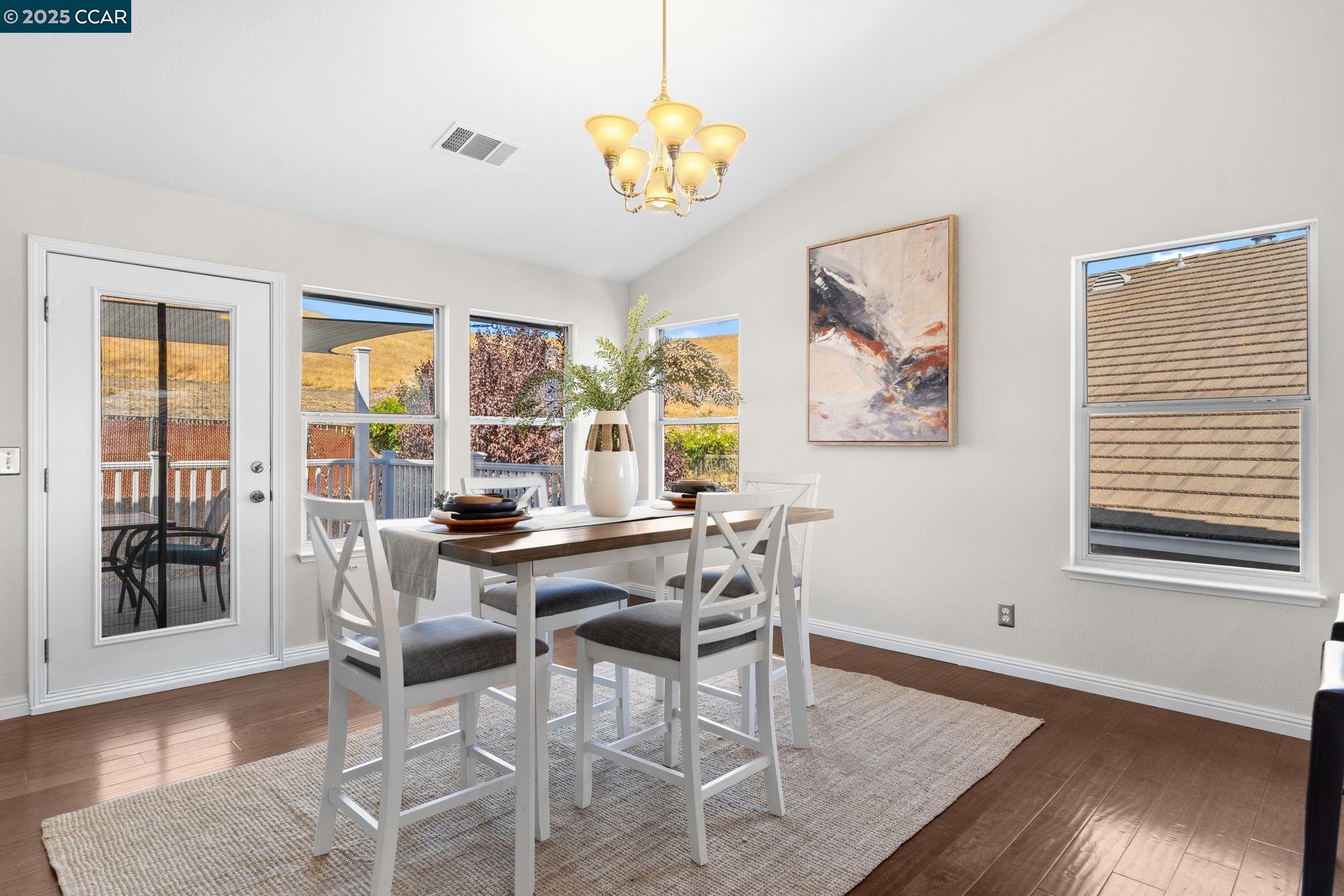 Detail Gallery Image 18 of 50 For 2387 Whitetail Dr, Antioch,  CA 94531 - 4 Beds | 2/1 Baths