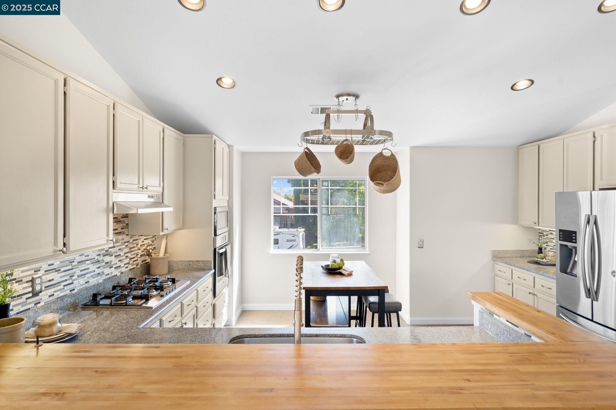 Detail Gallery Image 22 of 50 For 2387 Whitetail Dr, Antioch,  CA 94531 - 4 Beds | 2/1 Baths