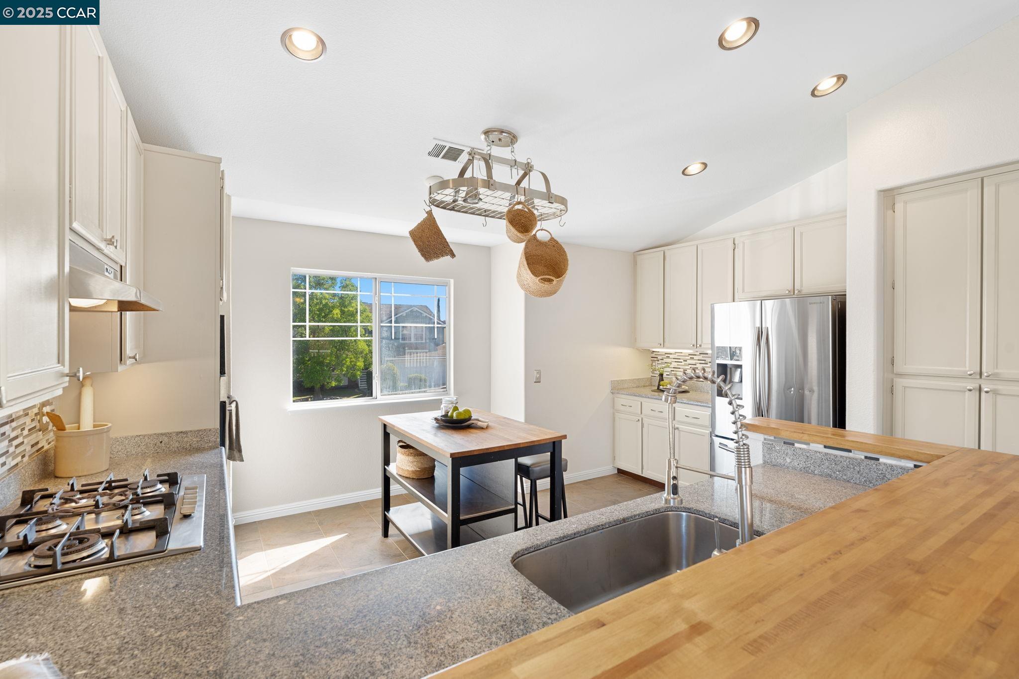 Detail Gallery Image 23 of 50 For 2387 Whitetail Dr, Antioch,  CA 94531 - 4 Beds | 2/1 Baths