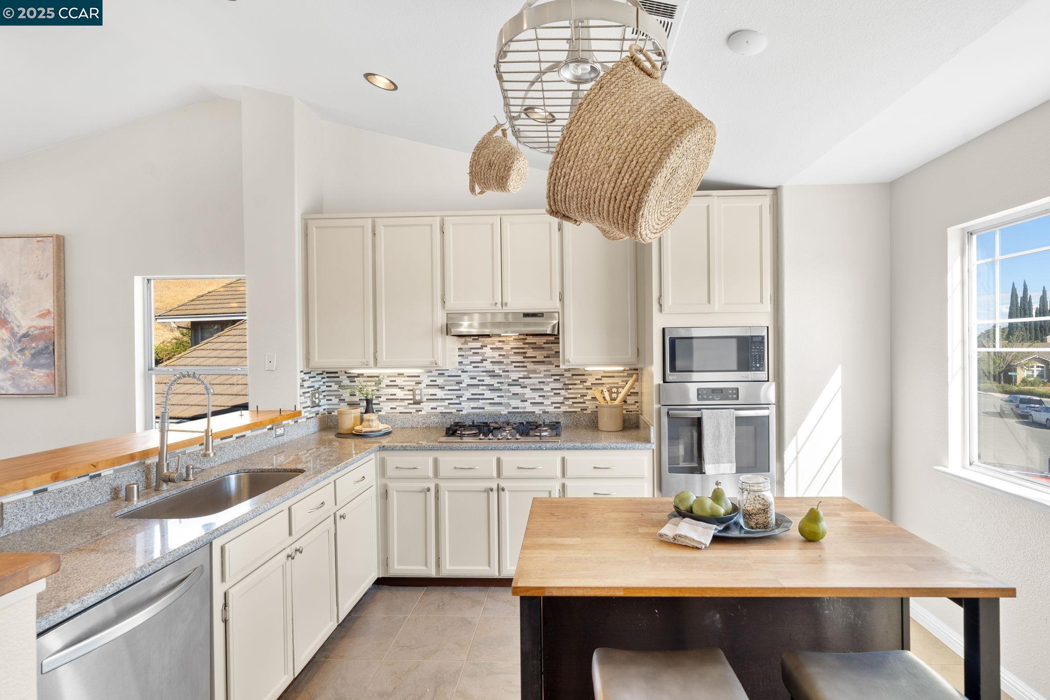 Detail Gallery Image 24 of 50 For 2387 Whitetail Dr, Antioch,  CA 94531 - 4 Beds | 2/1 Baths