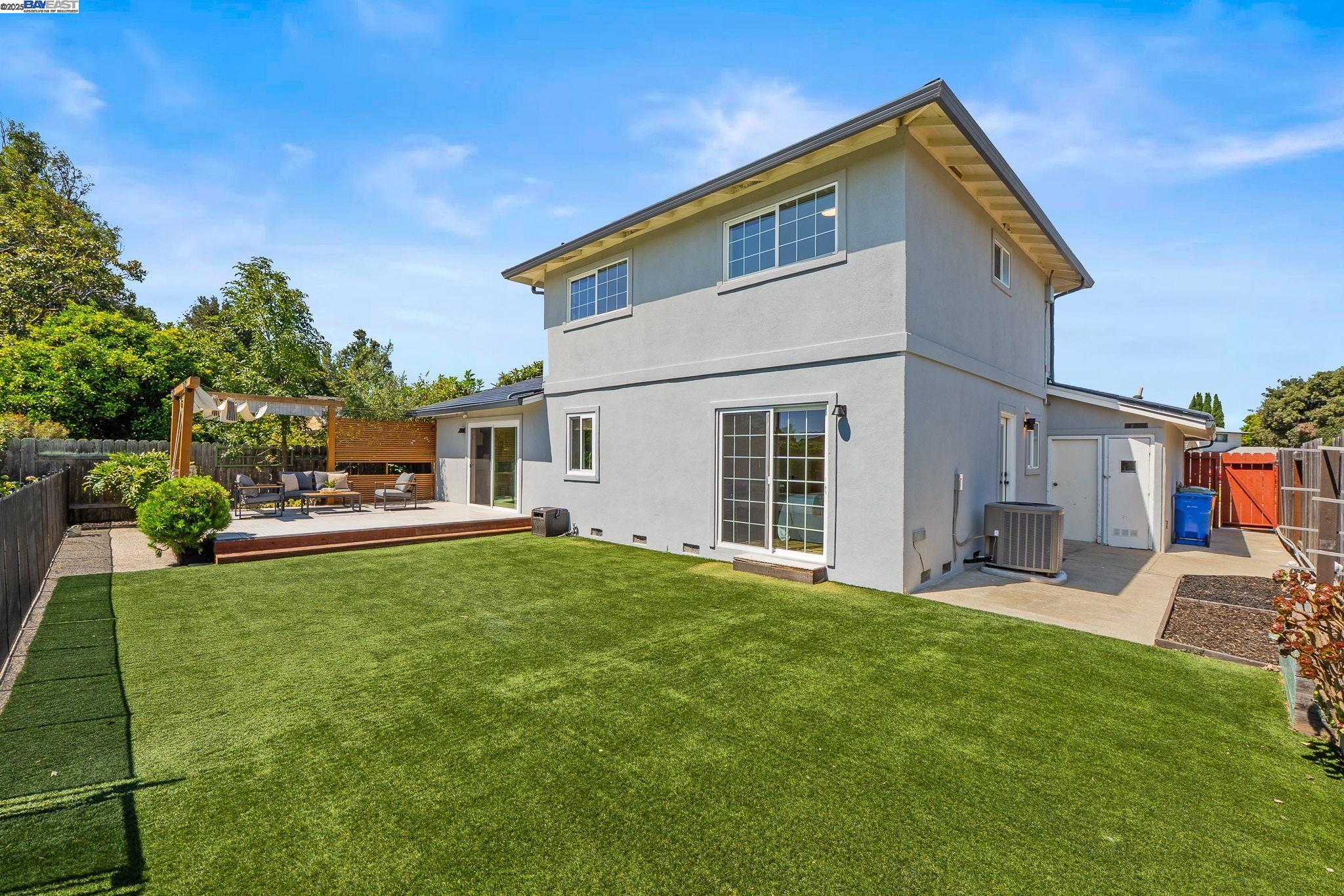 Detail Gallery Image 25 of 57 For 7574 Birkdale Dr, Newark,  CA 94560 - 5 Beds | 2/1 Baths