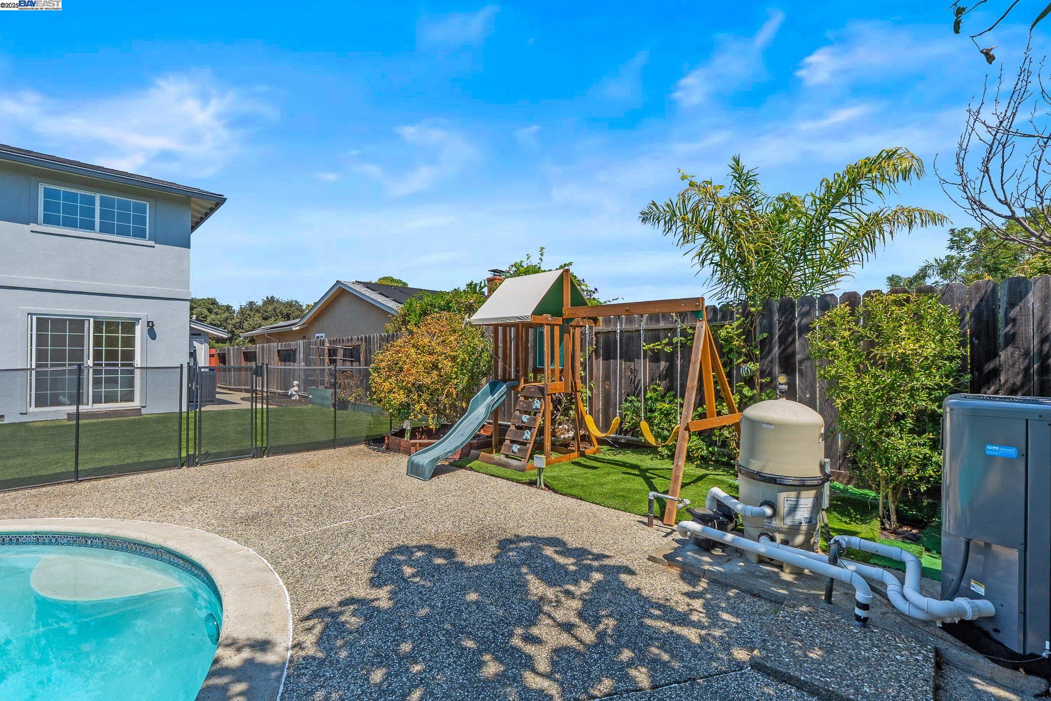 Detail Gallery Image 44 of 57 For 7574 Birkdale Dr, Newark,  CA 94560 - 5 Beds | 2/1 Baths