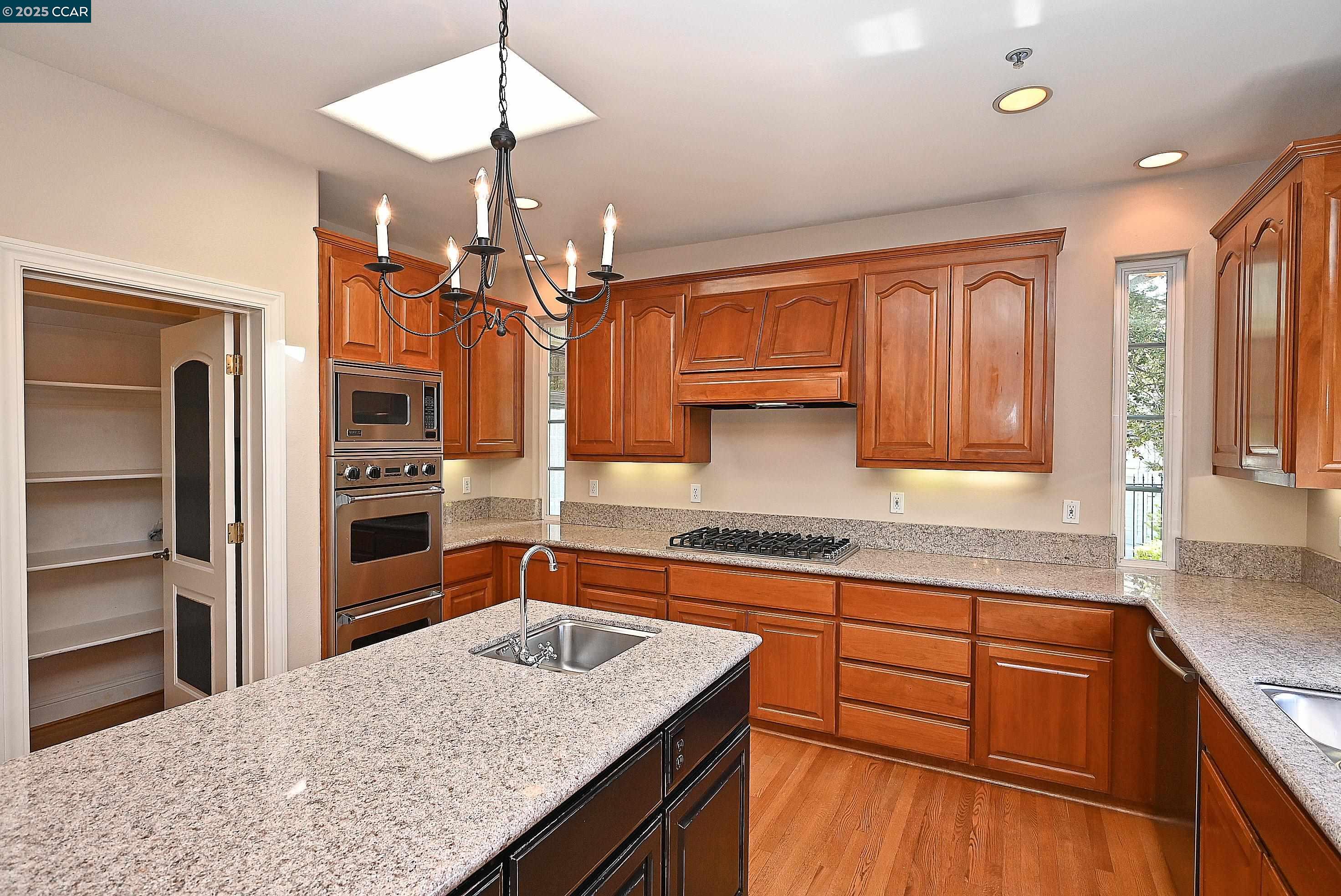 Detail Gallery Image 5 of 24 For 2514 Pomino Way, Pleasanton,  CA 94566 - 4 Beds | 3/1 Baths