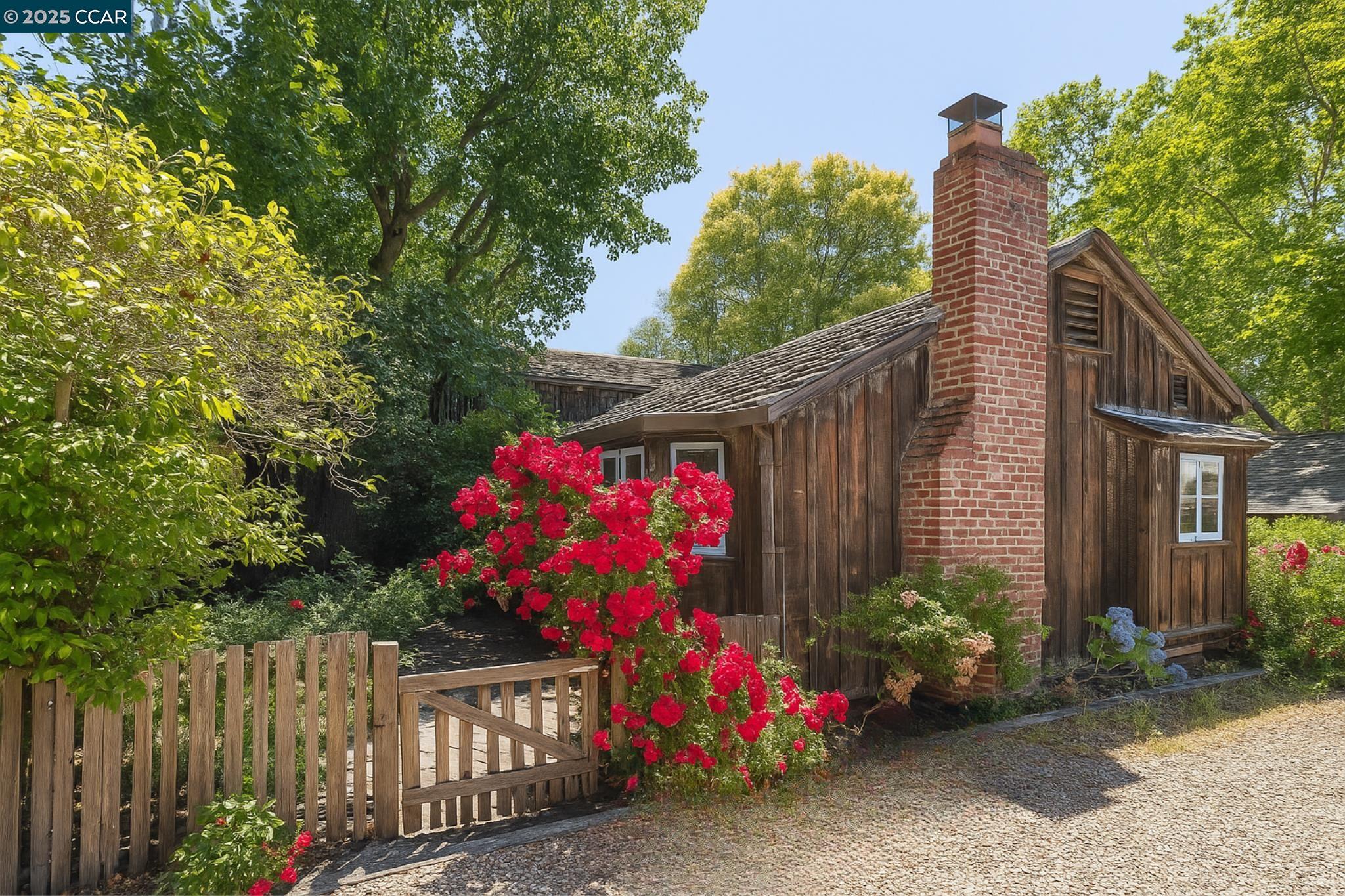 Detail Gallery Image 2 of 60 For 1611 Carmel Dr, Walnut Creek,  CA 94596 - – Beds | – Baths
