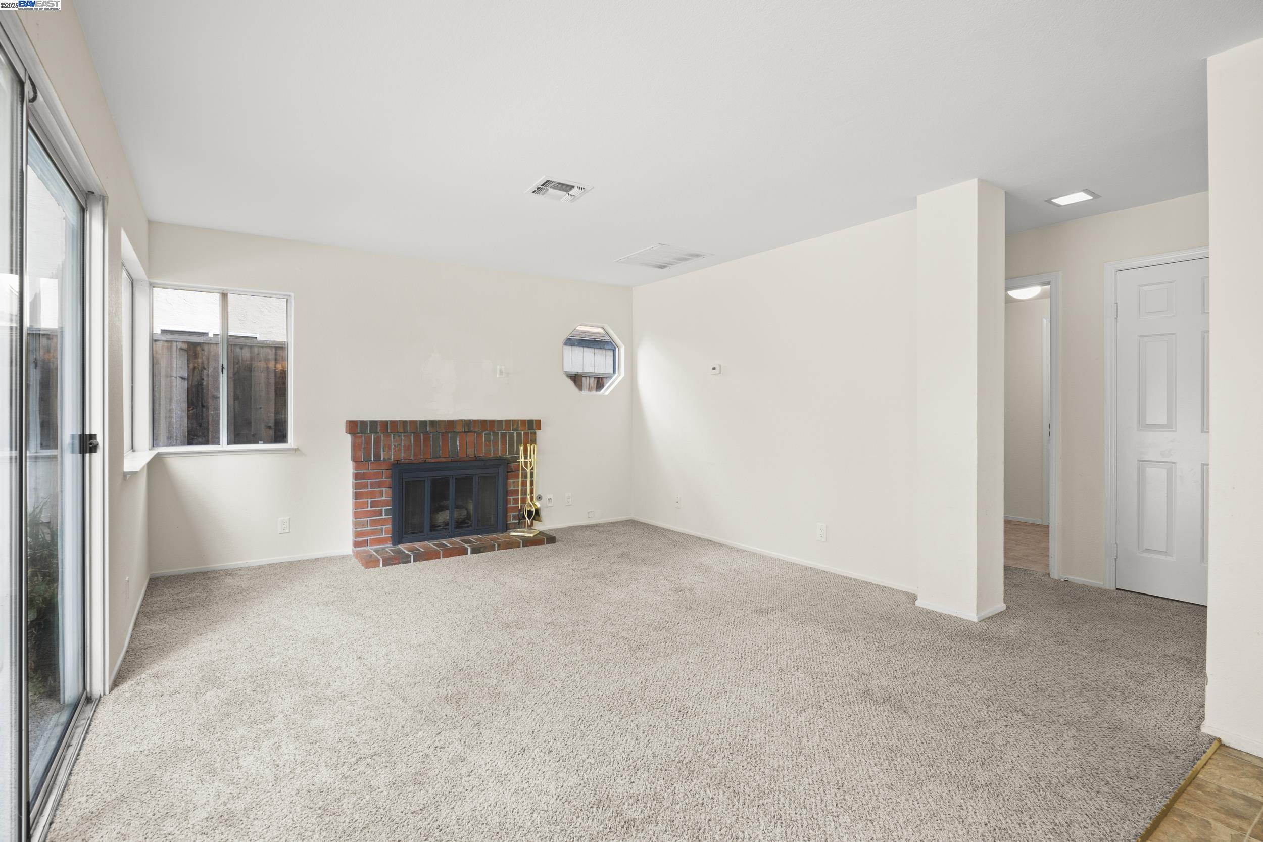 Detail Gallery Image 14 of 42 For 1718 Nursery Way, Pleasanton,  CA 94588 - 3 Beds | 2/1 Baths