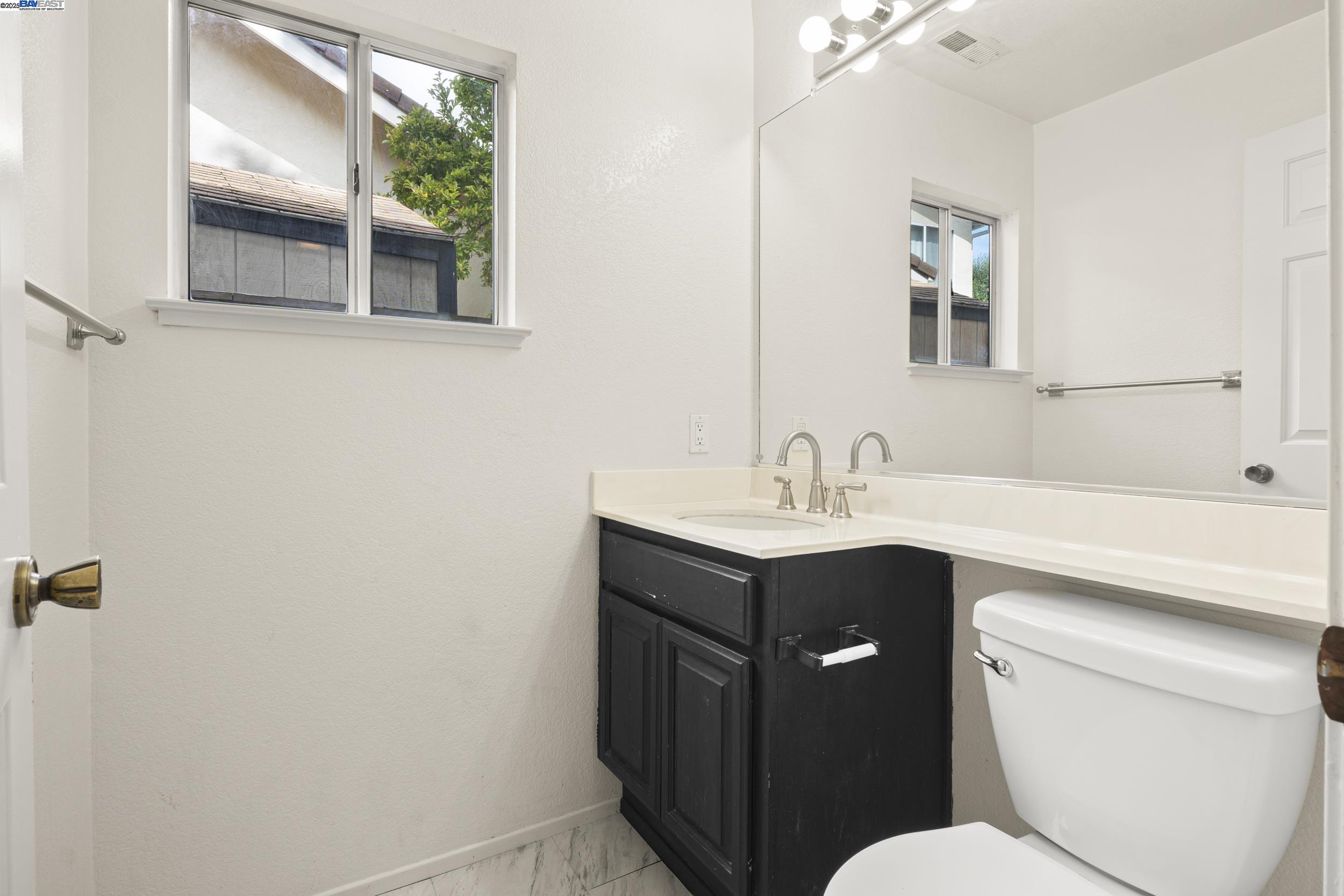 Detail Gallery Image 17 of 42 For 1718 Nursery Way, Pleasanton,  CA 94588 - 3 Beds | 2/1 Baths