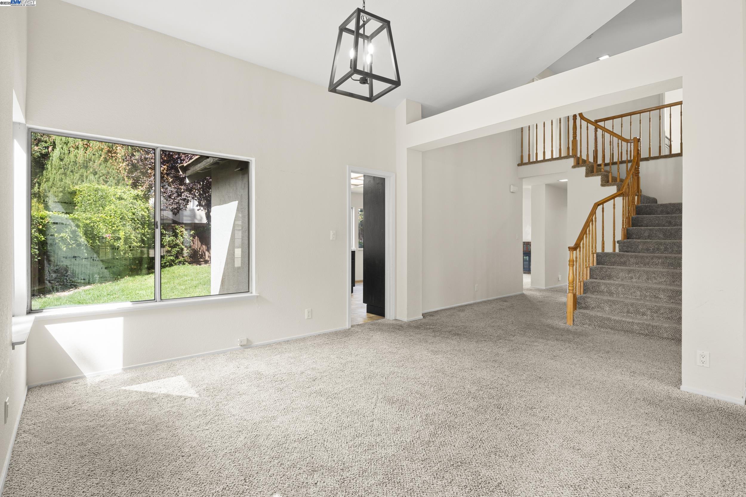 Detail Gallery Image 5 of 42 For 1718 Nursery Way, Pleasanton,  CA 94588 - 3 Beds | 2/1 Baths