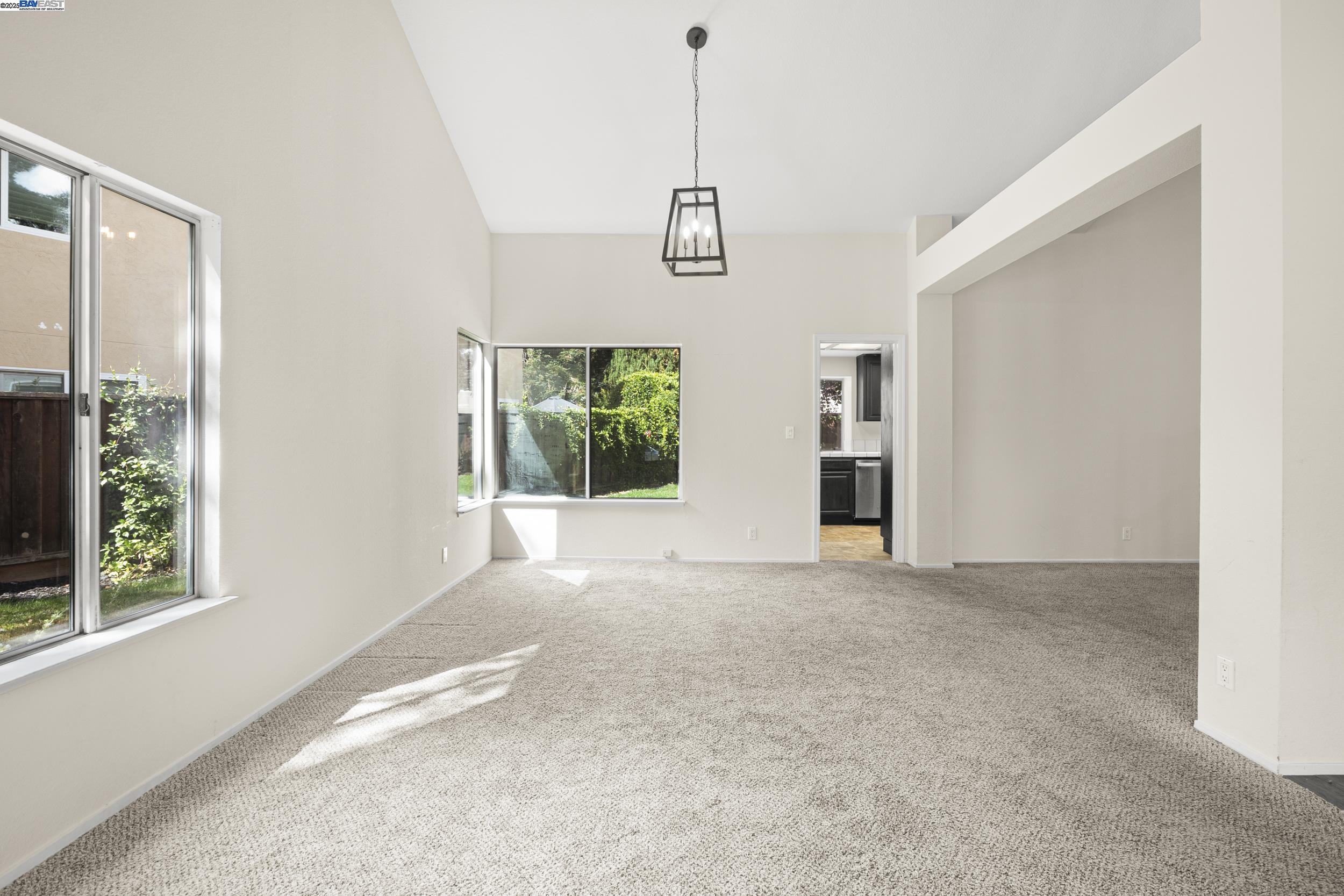 Detail Gallery Image 6 of 42 For 1718 Nursery Way, Pleasanton,  CA 94588 - 3 Beds | 2/1 Baths