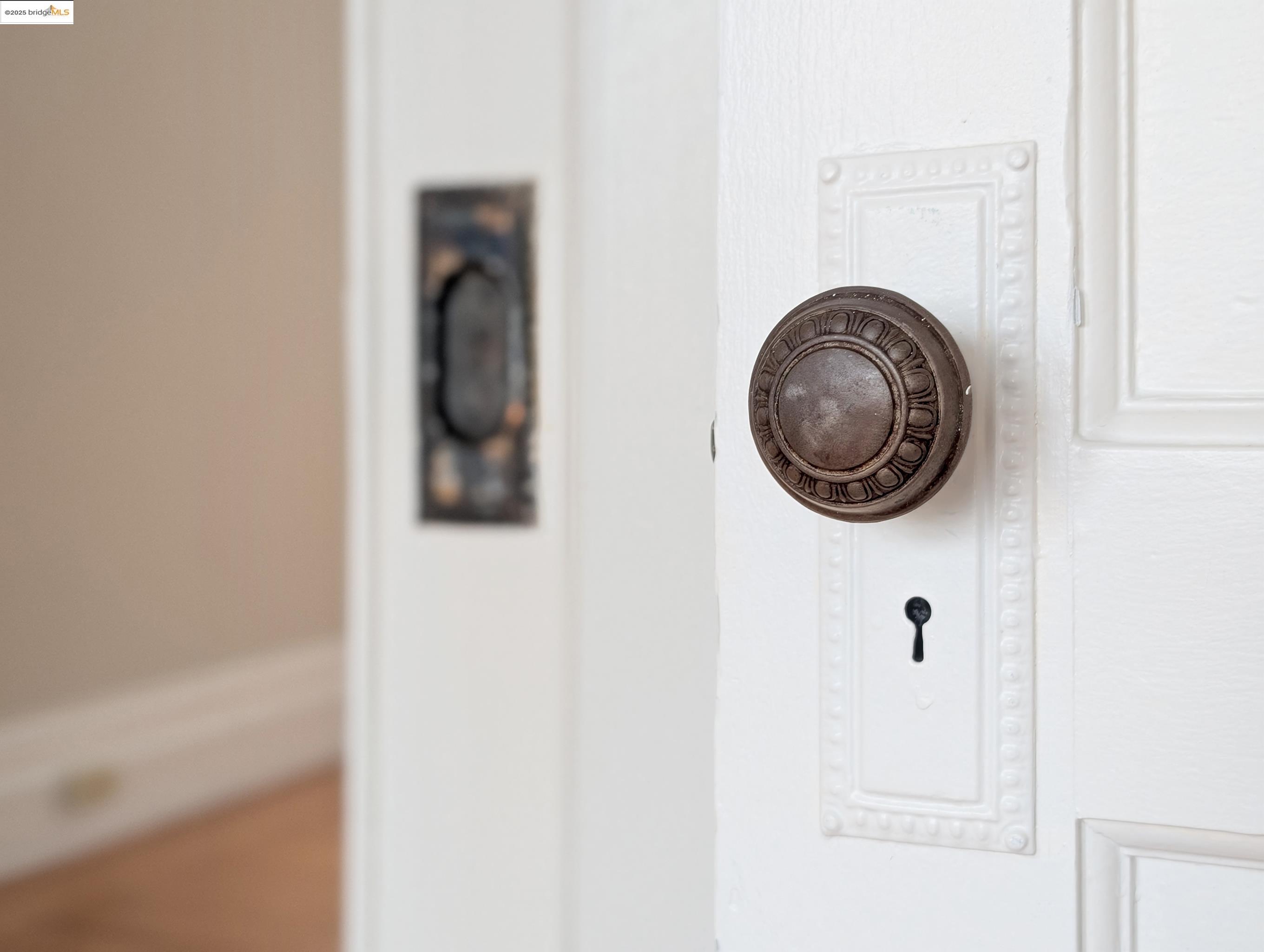 Detail Gallery Image 13 of 26 For 7 Elizabeth St a,  San Francisco,  CA 94110 - 3 Beds | 2 Baths