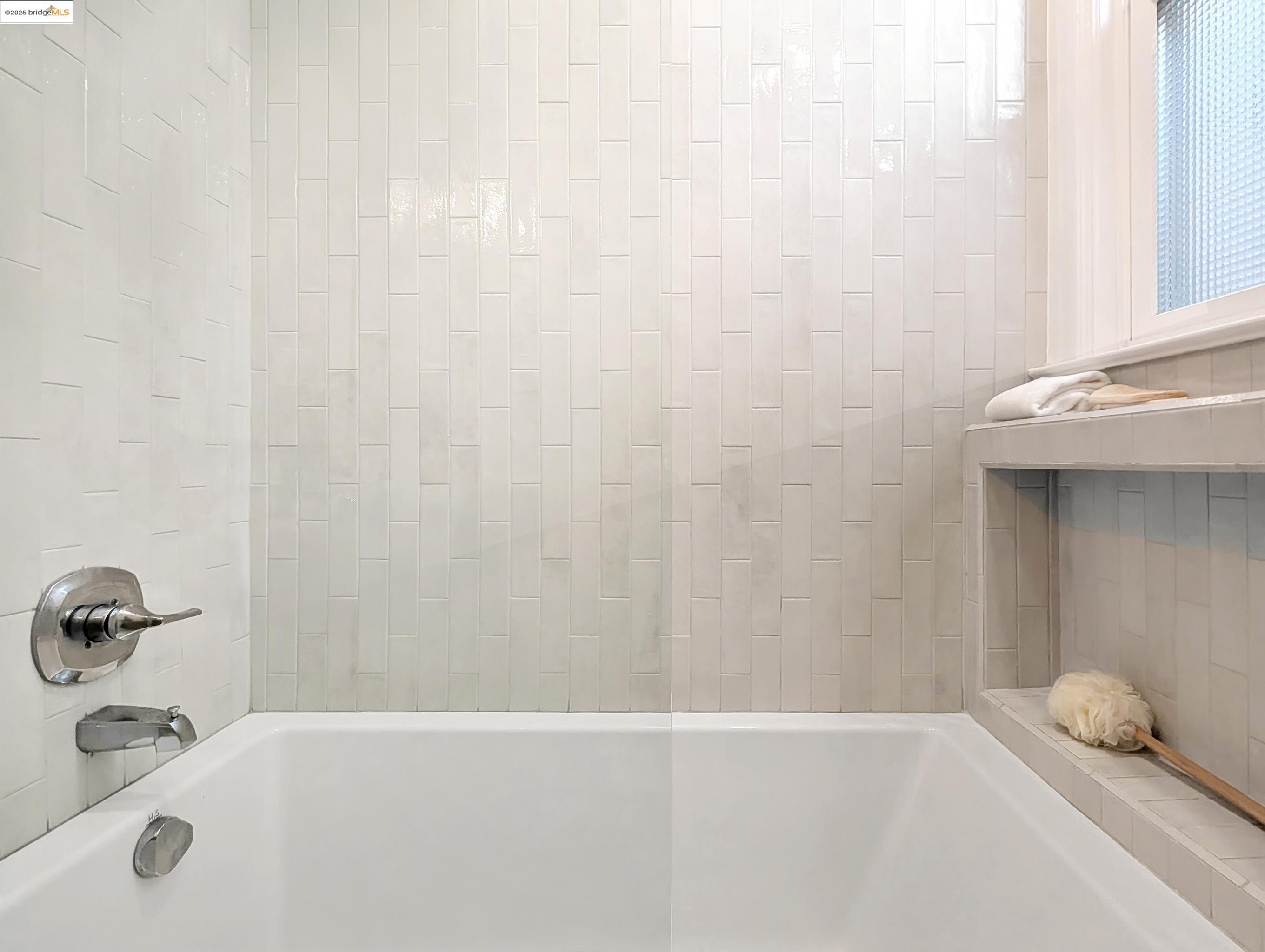 Detail Gallery Image 16 of 26 For 7 Elizabeth St a,  San Francisco,  CA 94110 - 3 Beds | 2 Baths