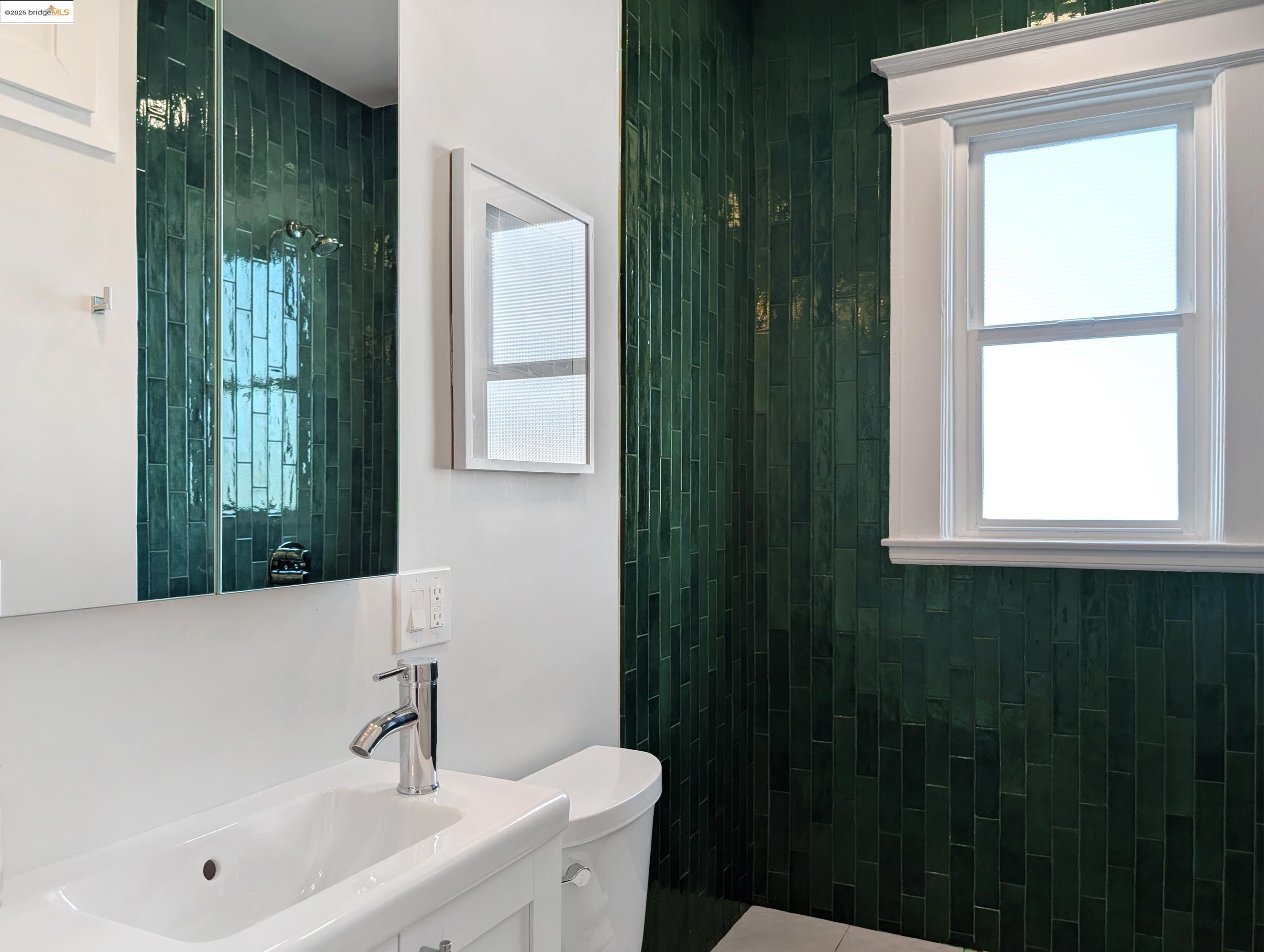 Detail Gallery Image 18 of 26 For 7 Elizabeth St a,  San Francisco,  CA 94110 - 3 Beds | 2 Baths