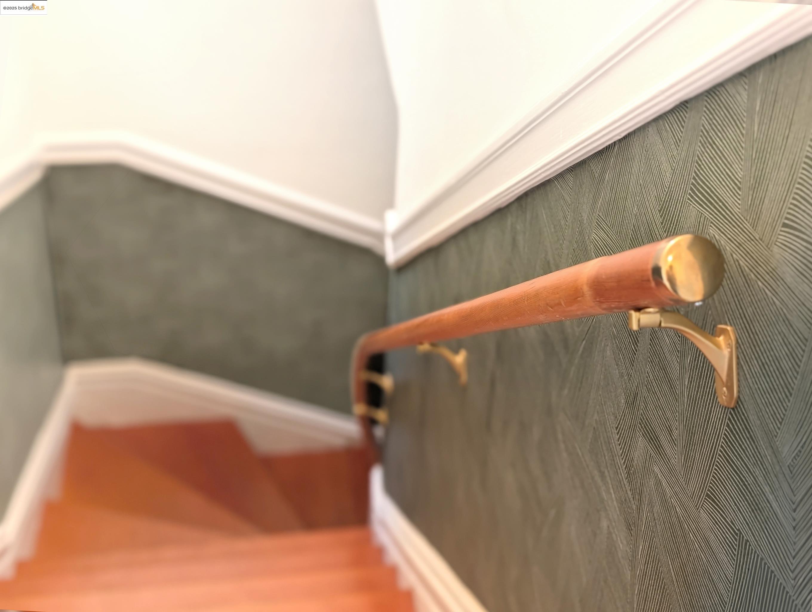 Detail Gallery Image 19 of 26 For 7 Elizabeth St a,  San Francisco,  CA 94110 - 3 Beds | 2 Baths
