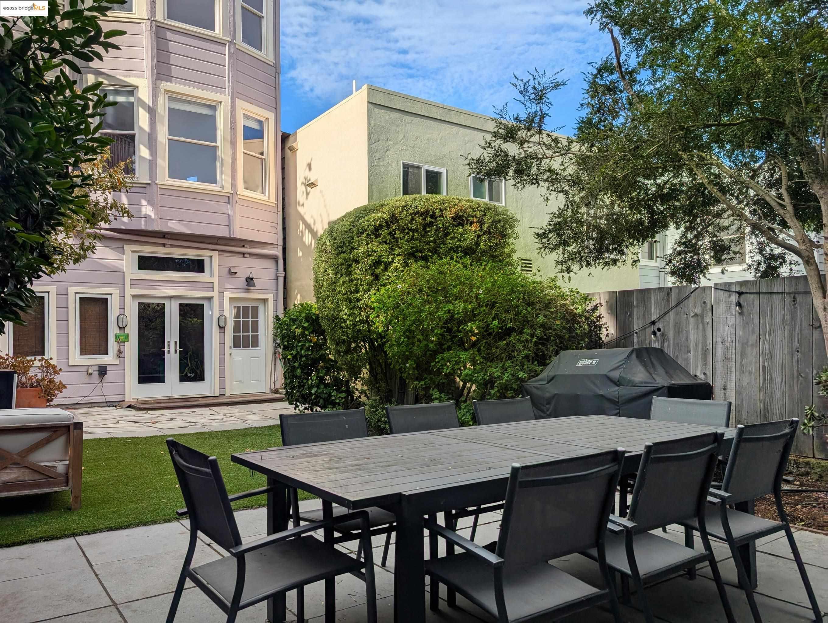 Detail Gallery Image 22 of 26 For 7 Elizabeth St a,  San Francisco,  CA 94110 - 3 Beds | 2 Baths