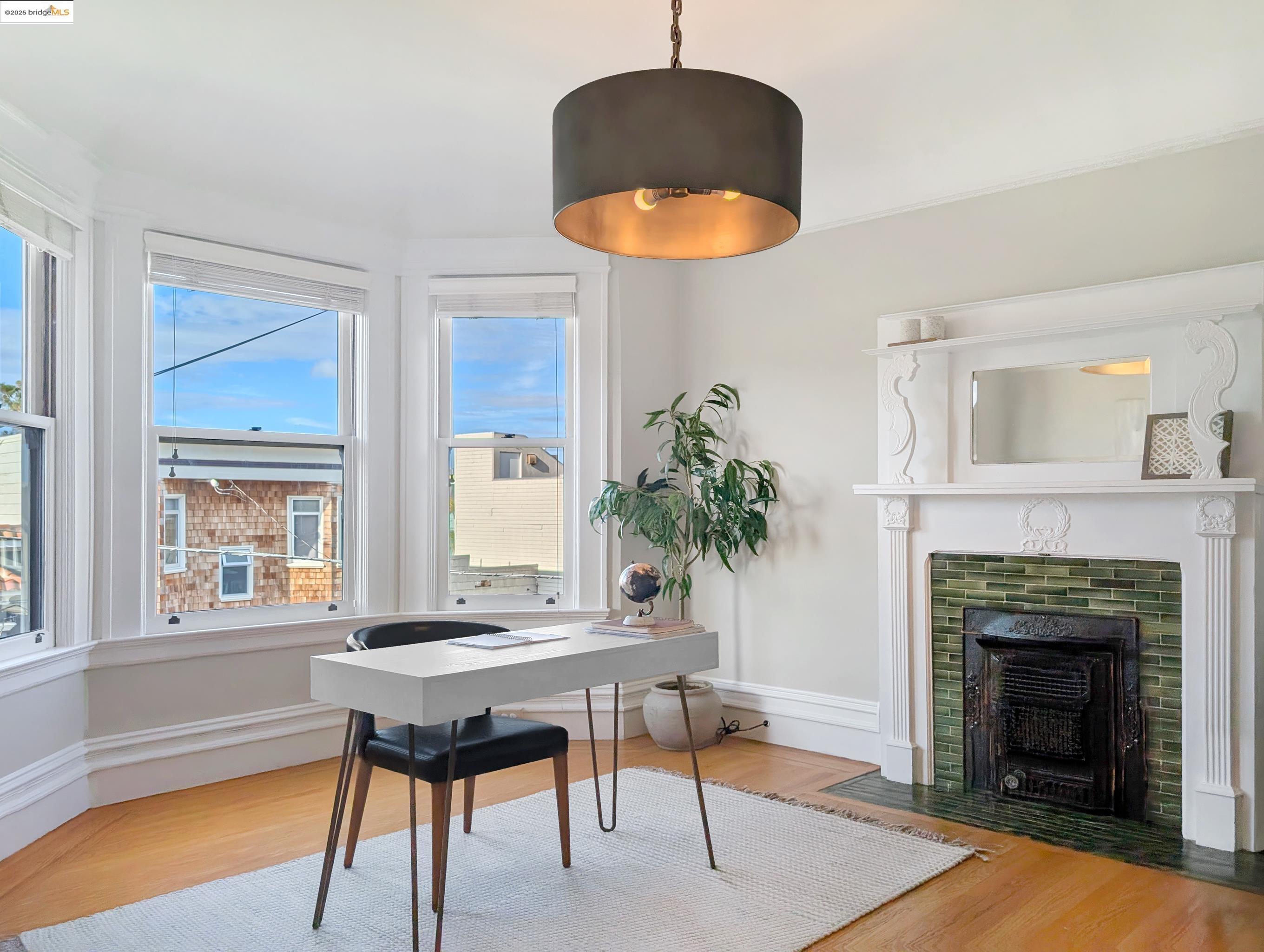 Detail Gallery Image 9 of 26 For 7 Elizabeth St a,  San Francisco,  CA 94110 - 3 Beds | 2 Baths
