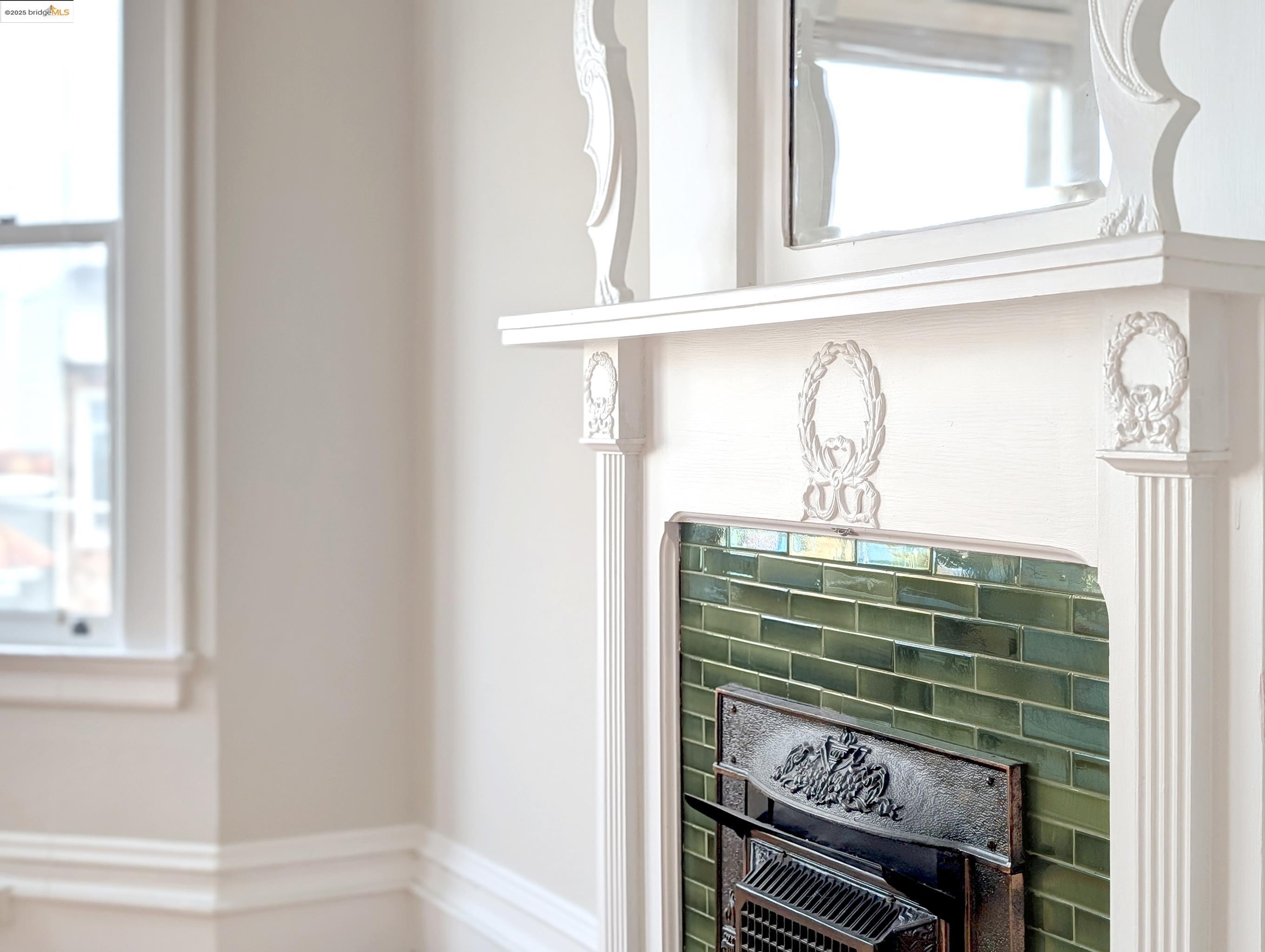 Detail Gallery Image 10 of 26 For 7 Elizabeth St a,  San Francisco,  CA 94110 - 3 Beds | 2 Baths