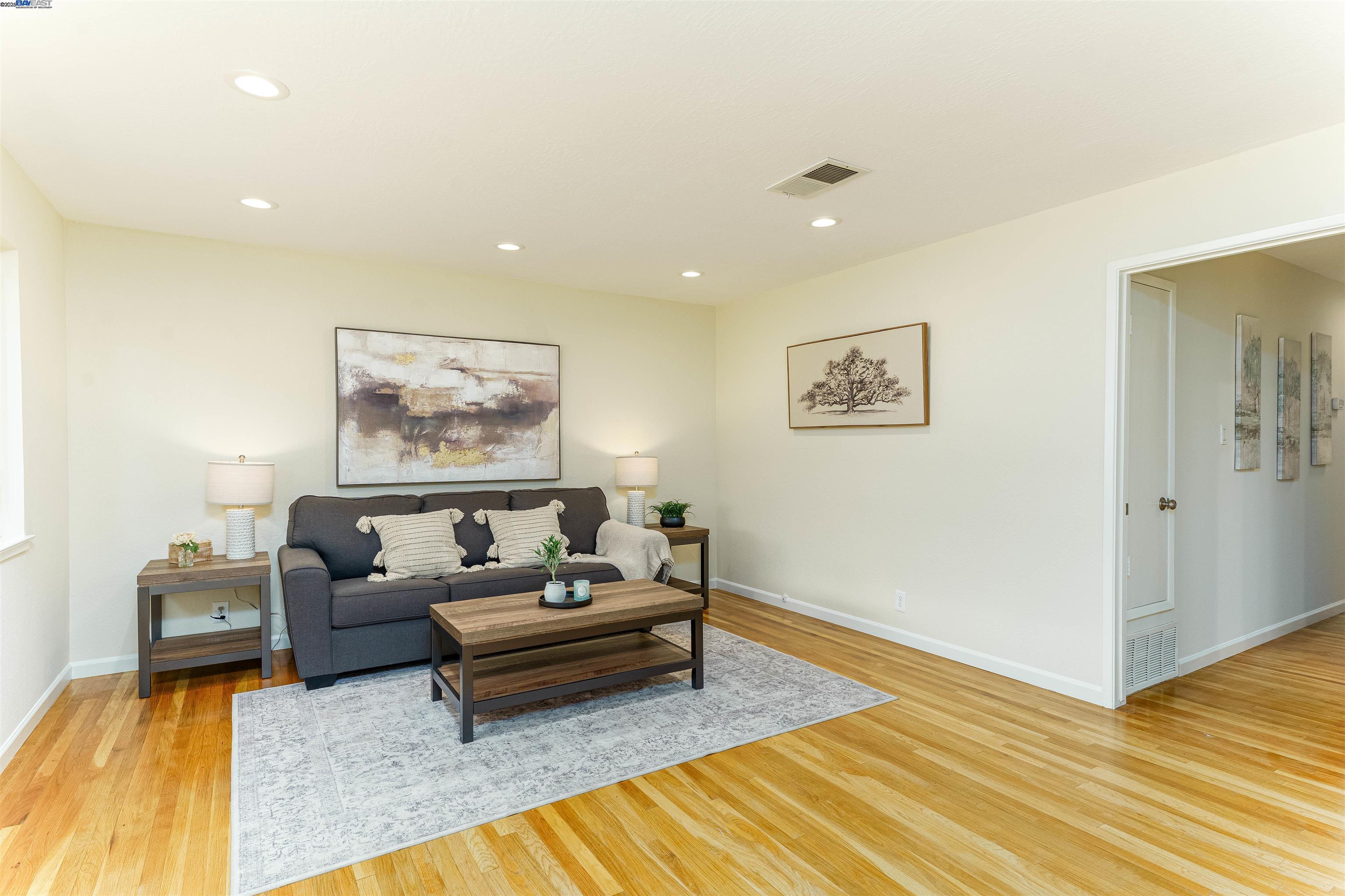 Detail Gallery Image 11 of 43 For 4619 Victoria Ave, Fremont,  CA 94538 - 4 Beds | 2 Baths