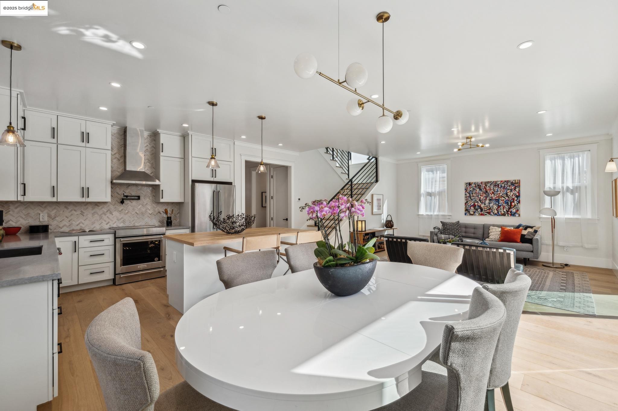 Detail Gallery Image 13 of 46 For 2310 Eighth St, Berkeley,  CA 94710 - 4 Beds | 3 Baths