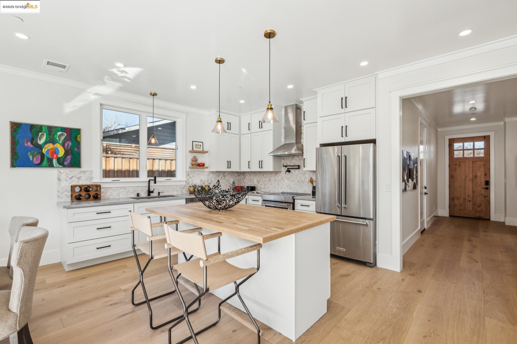 Detail Gallery Image 15 of 46 For 2310 Eighth St, Berkeley,  CA 94710 - 4 Beds | 3 Baths