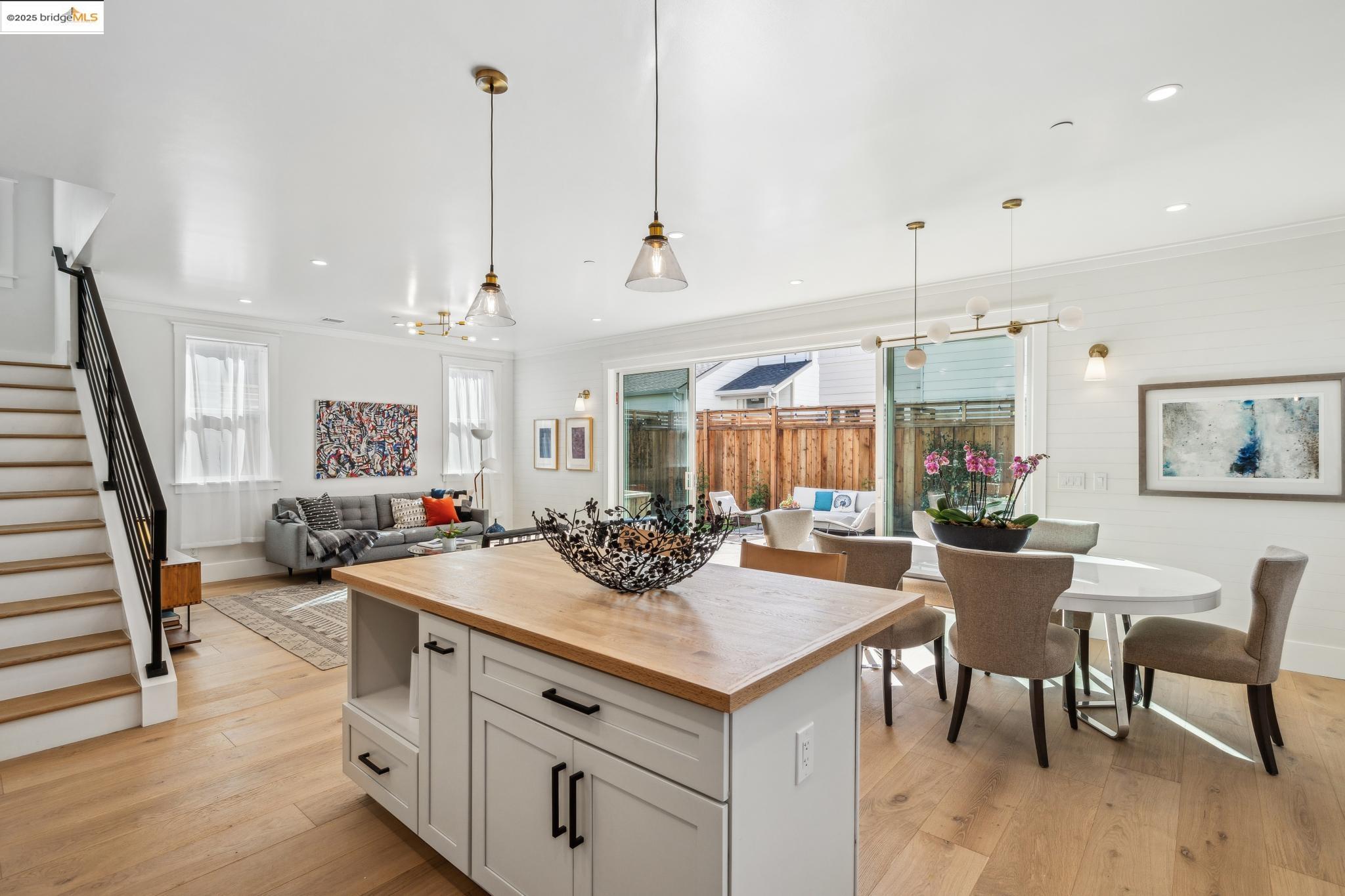 Detail Gallery Image 17 of 46 For 2310 Eighth St, Berkeley,  CA 94710 - 4 Beds | 3 Baths