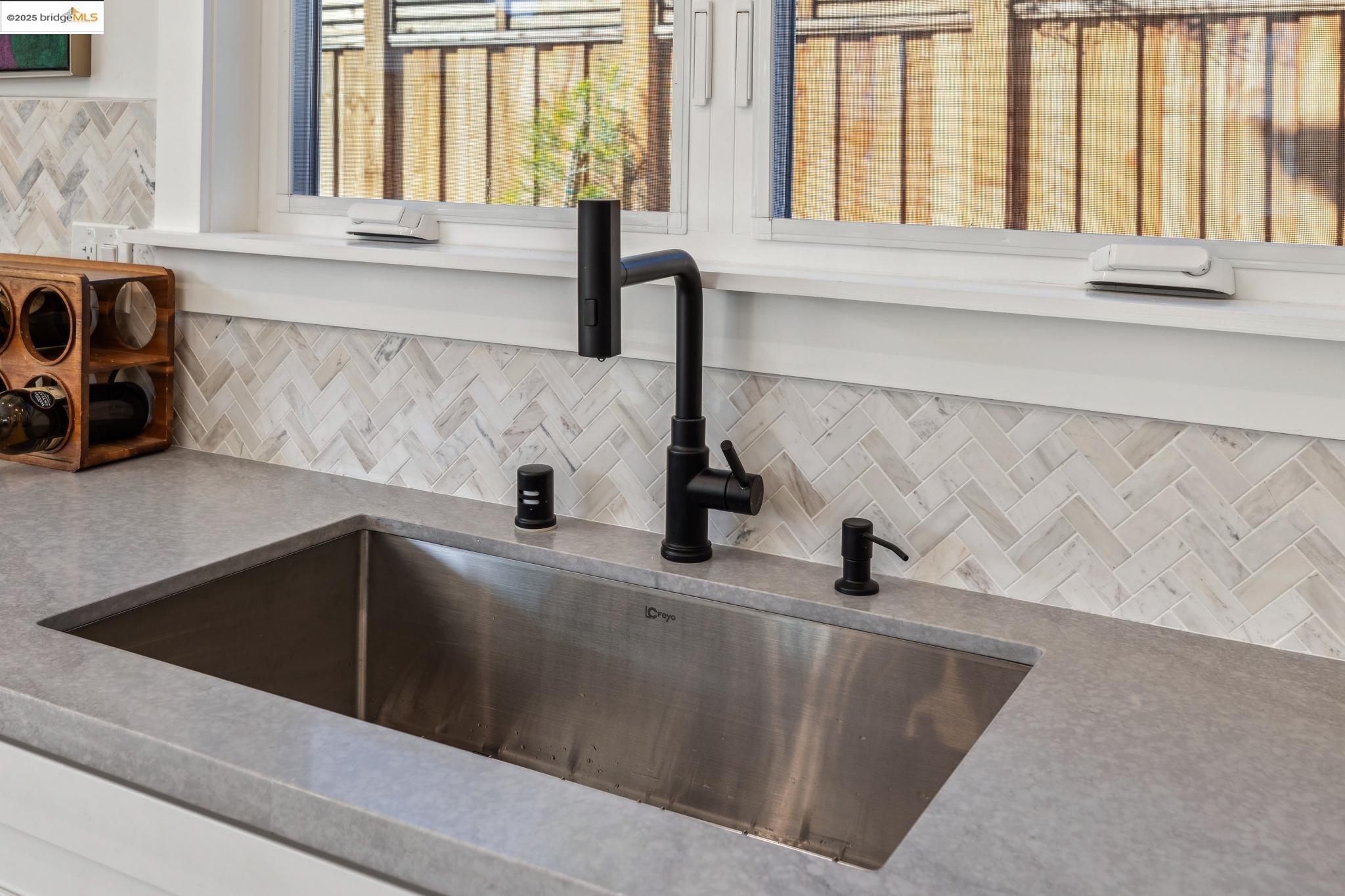 Detail Gallery Image 20 of 46 For 2310 Eighth St, Berkeley,  CA 94710 - 4 Beds | 3 Baths