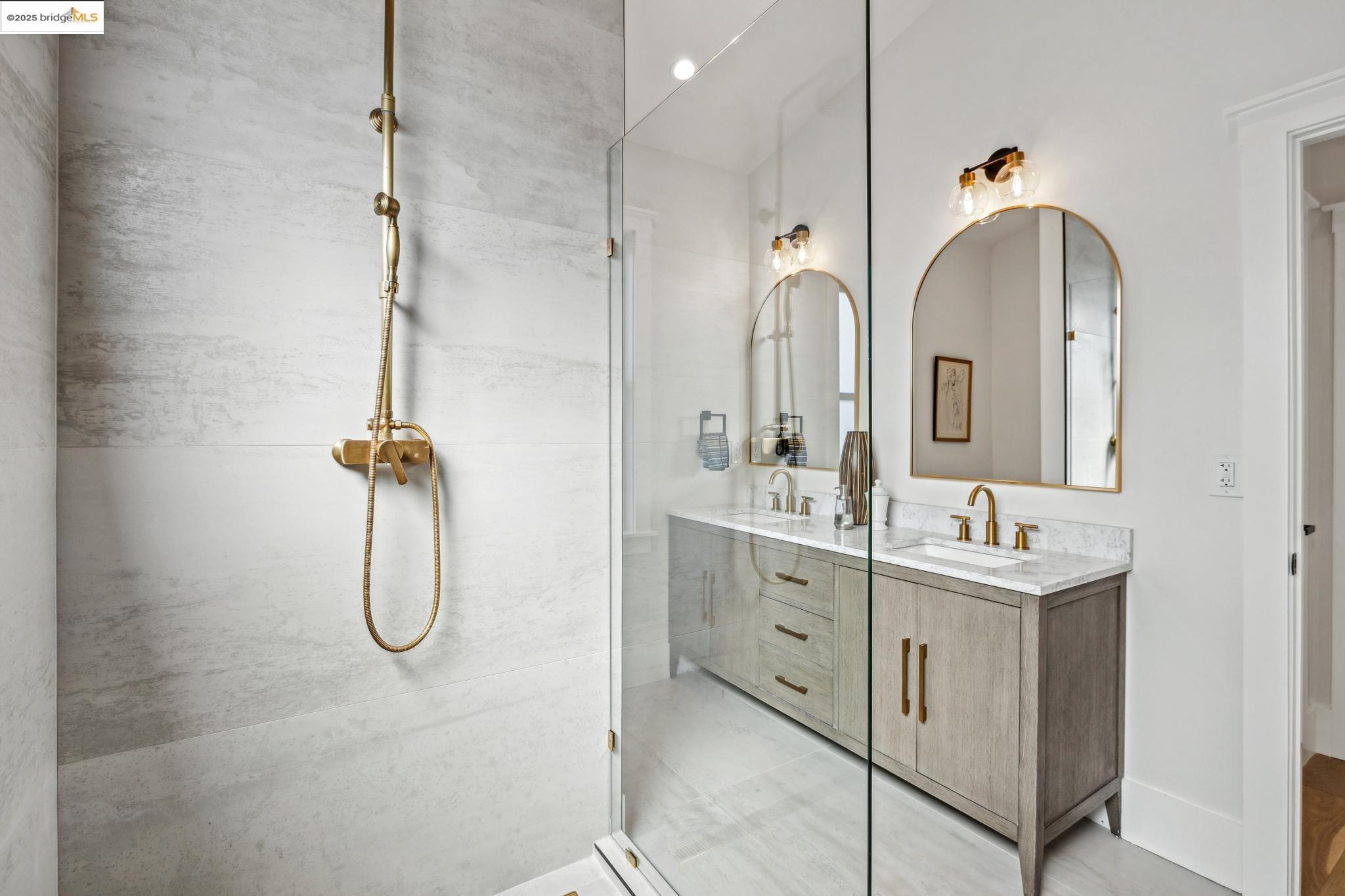 Detail Gallery Image 31 of 46 For 2310 Eighth St, Berkeley,  CA 94710 - 4 Beds | 3 Baths