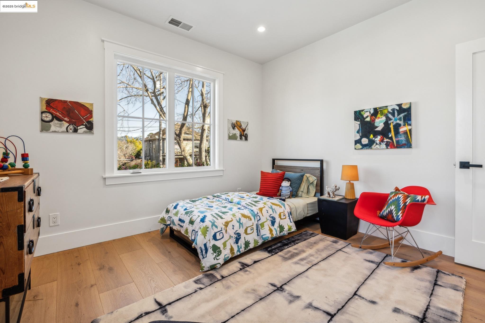 Detail Gallery Image 33 of 46 For 2310 Eighth St, Berkeley,  CA 94710 - 4 Beds | 3 Baths