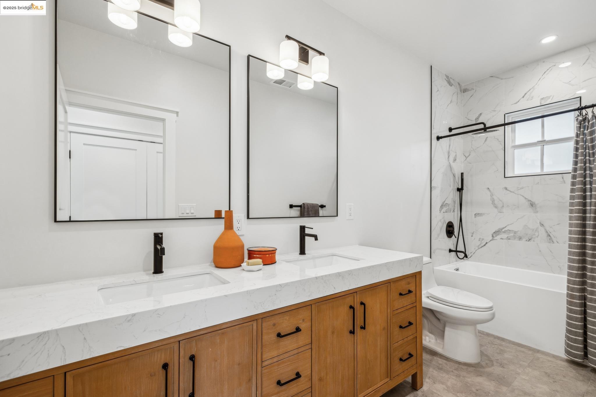 Detail Gallery Image 34 of 46 For 2310 Eighth St, Berkeley,  CA 94710 - 4 Beds | 3 Baths