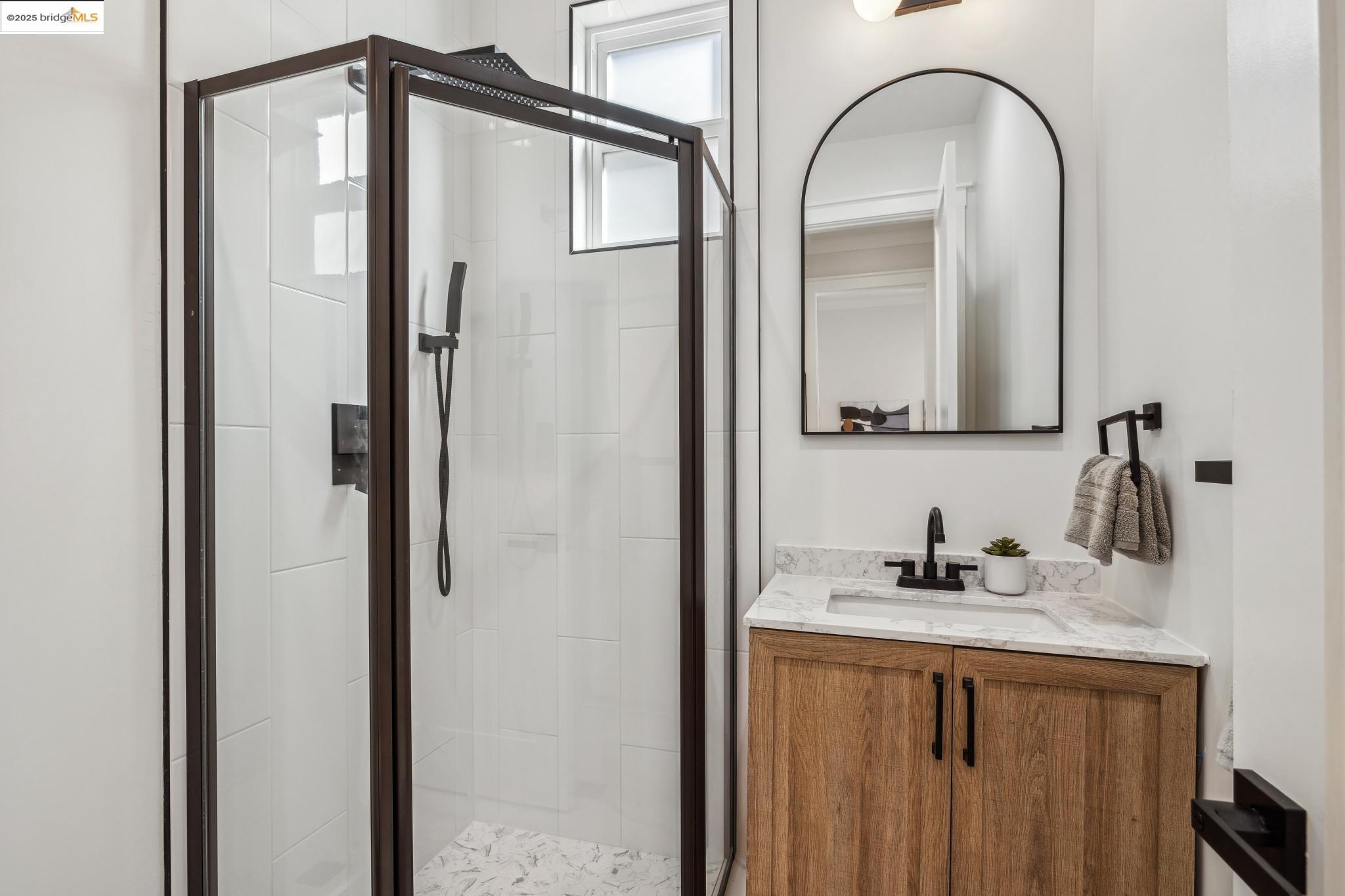 Detail Gallery Image 41 of 46 For 2310 Eighth St, Berkeley,  CA 94710 - 4 Beds | 3 Baths