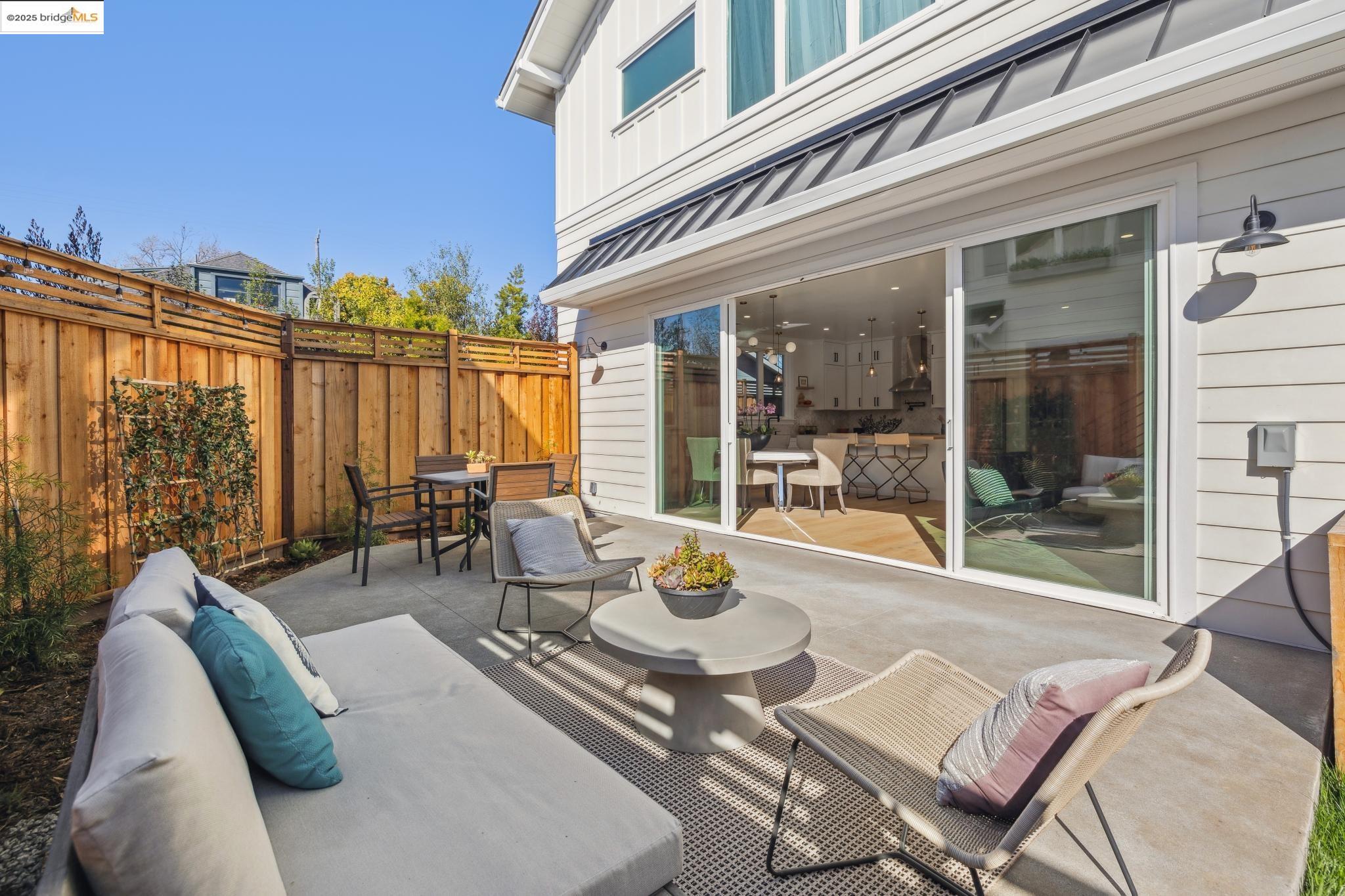 Detail Gallery Image 42 of 46 For 2310 Eighth St, Berkeley,  CA 94710 - 4 Beds | 3 Baths