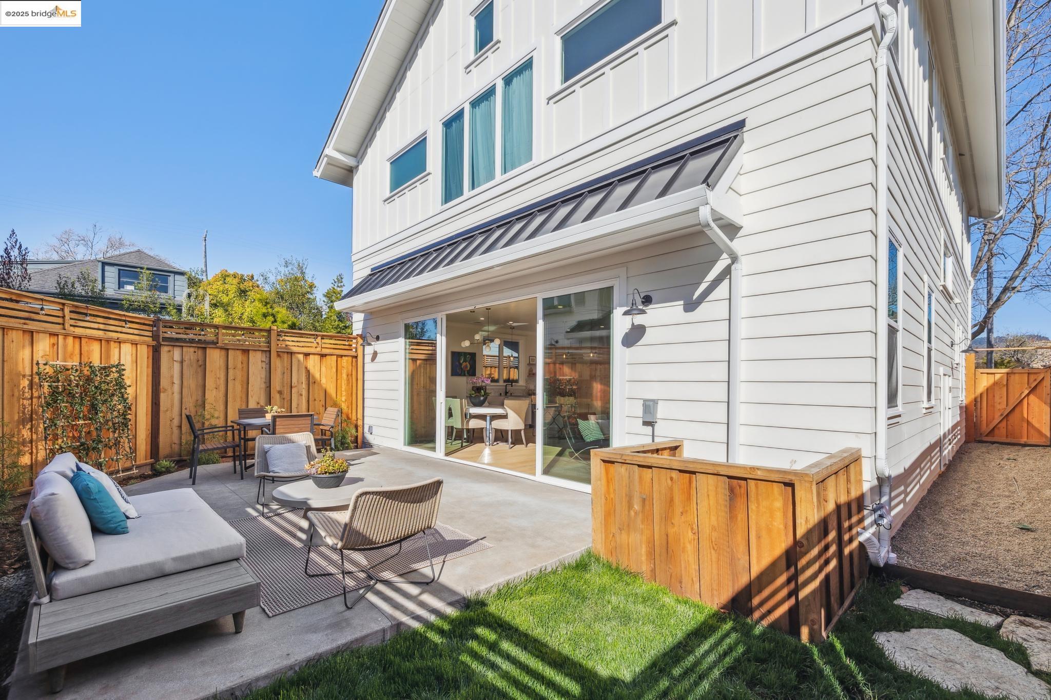 Detail Gallery Image 43 of 46 For 2310 Eighth St, Berkeley,  CA 94710 - 4 Beds | 3 Baths