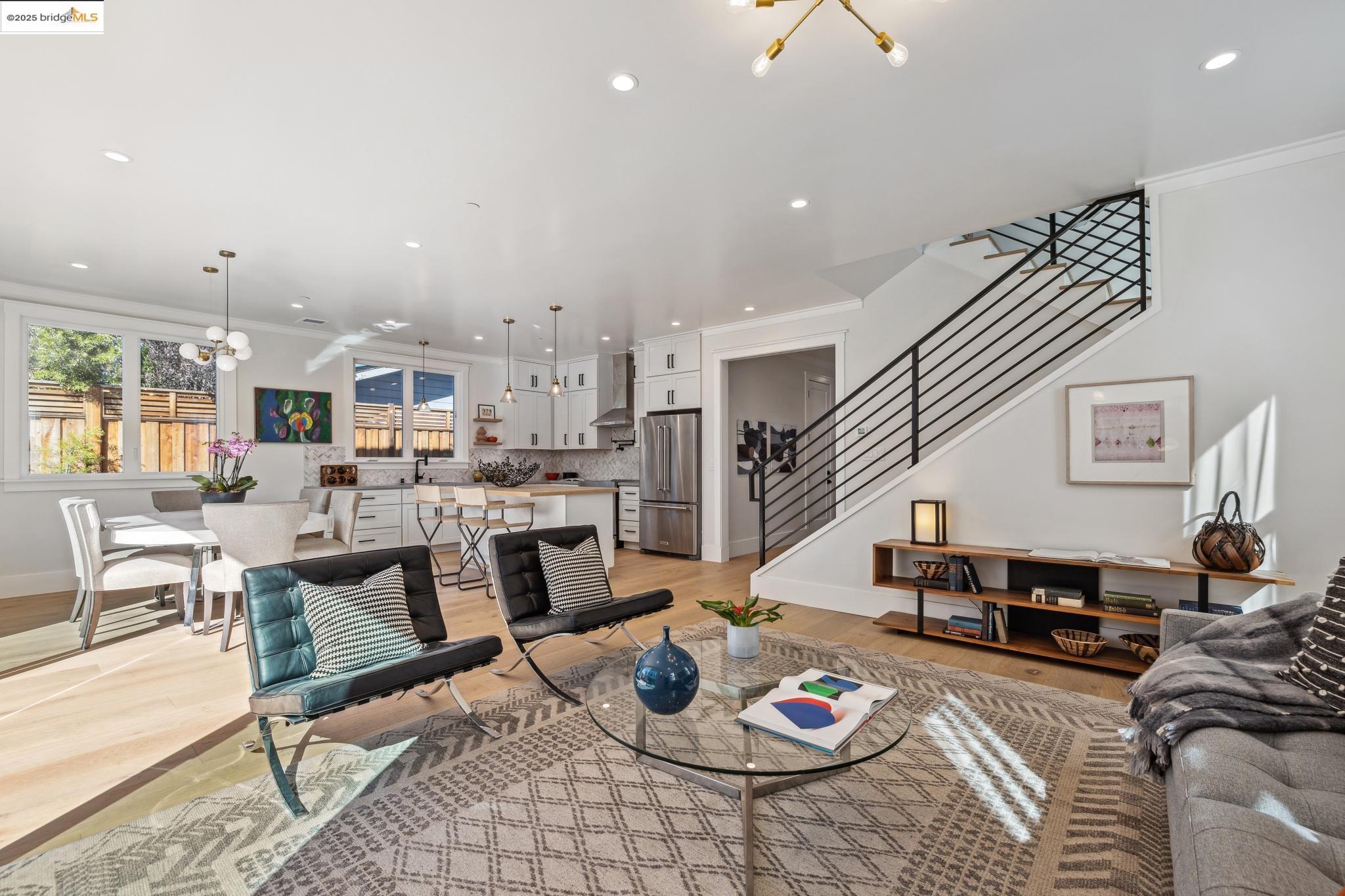 Detail Gallery Image 9 of 46 For 2310 Eighth St, Berkeley,  CA 94710 - 4 Beds | 3 Baths