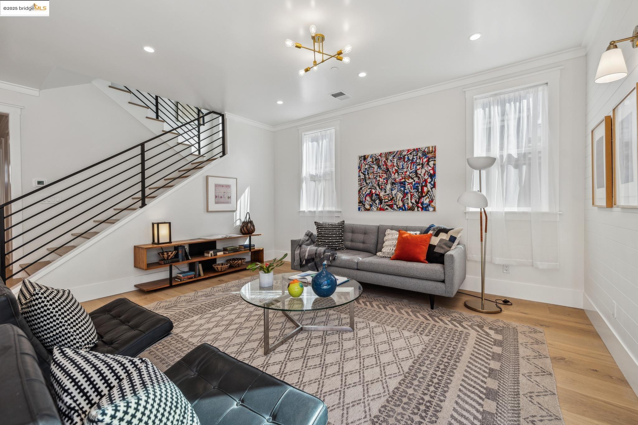 Detail Gallery Image 10 of 46 For 2310 Eighth St, Berkeley,  CA 94710 - 4 Beds | 3 Baths