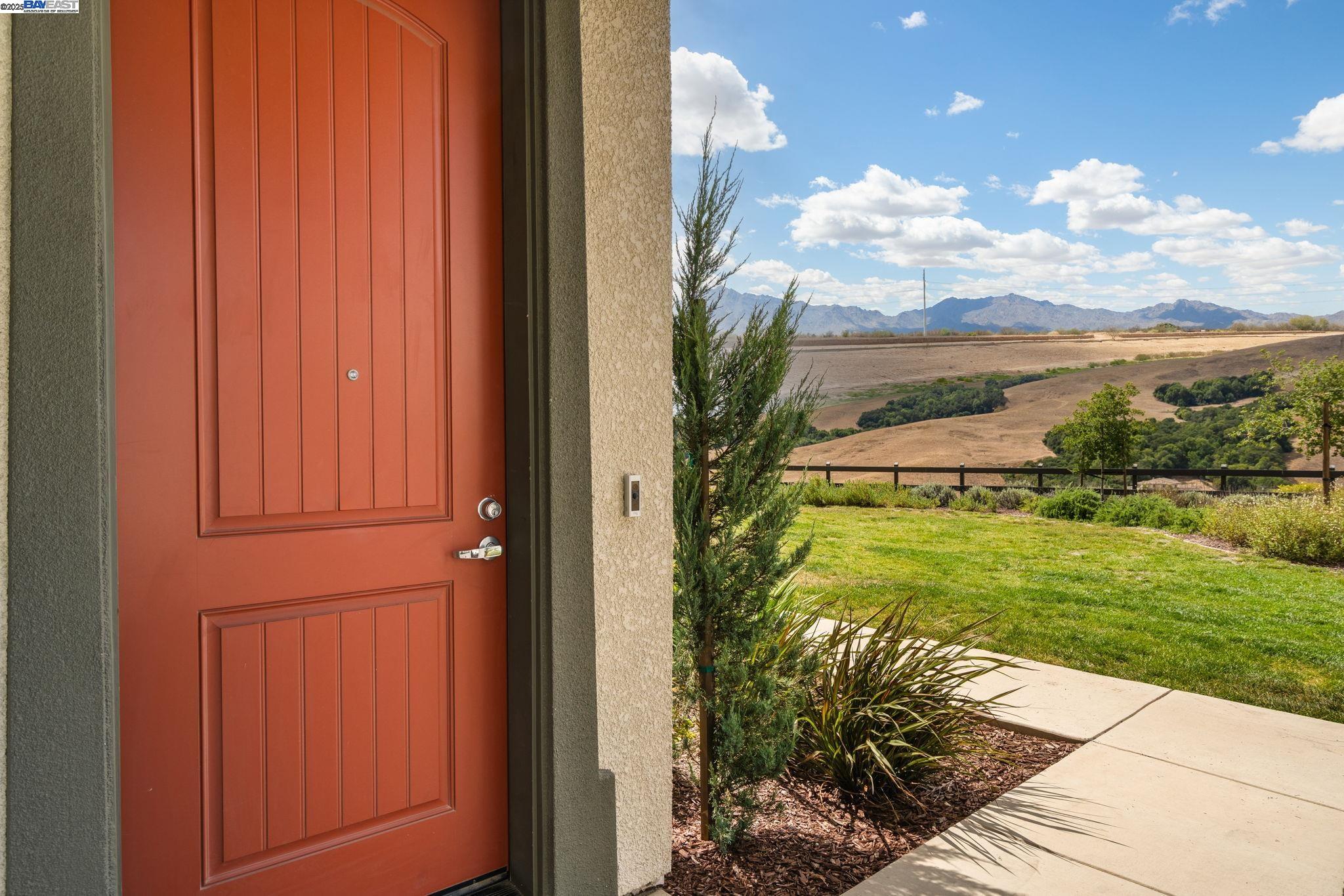 Detail Gallery Image 3 of 60 For 61109 via Vicenza, San Ramon,  CA 94583 - 4 Beds | 3/1 Baths