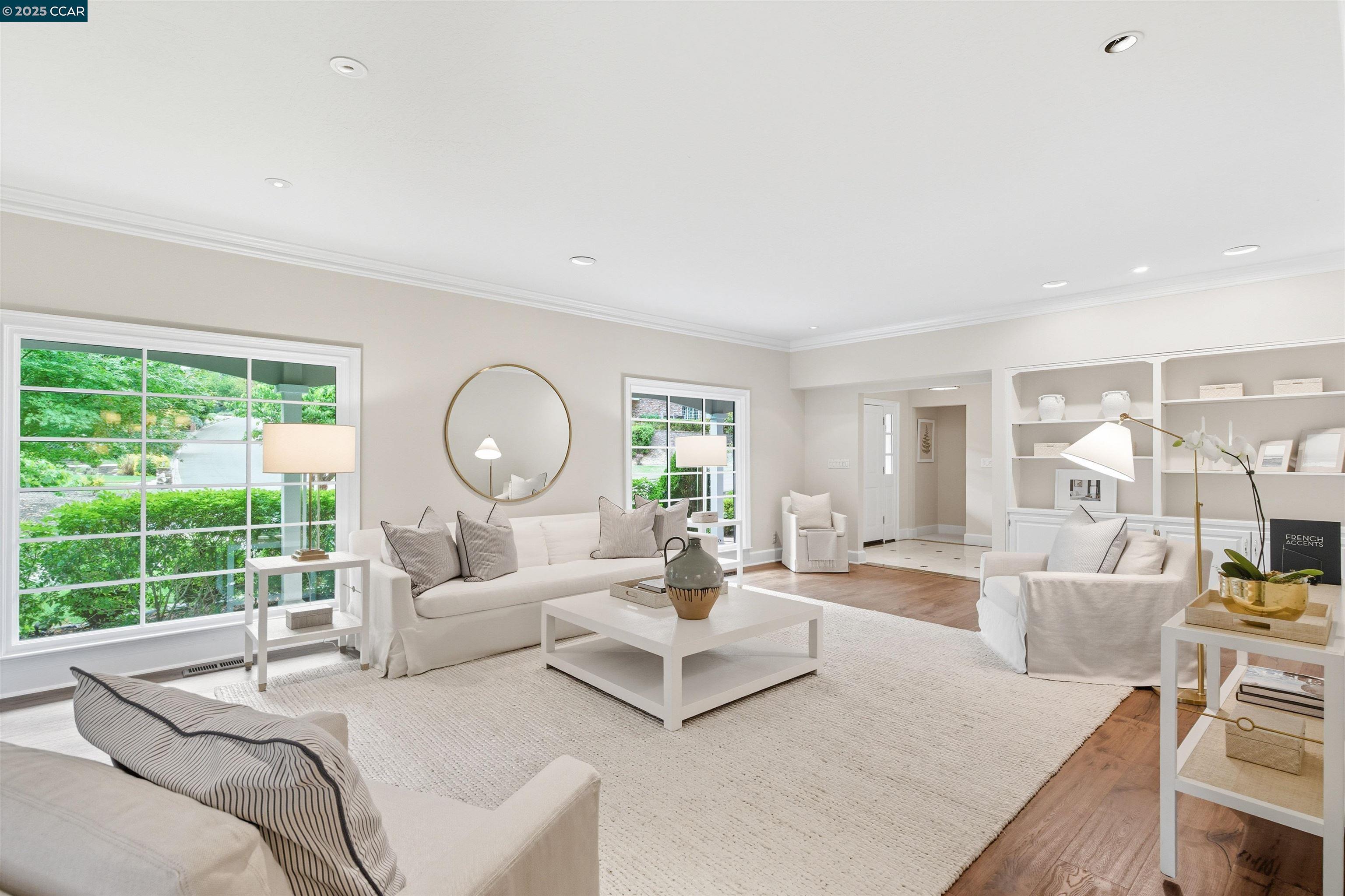 Detail Gallery Image 10 of 47 For 130 Amber Valley Dr, Orinda,  CA 94563 - 5 Beds | 3/1 Baths