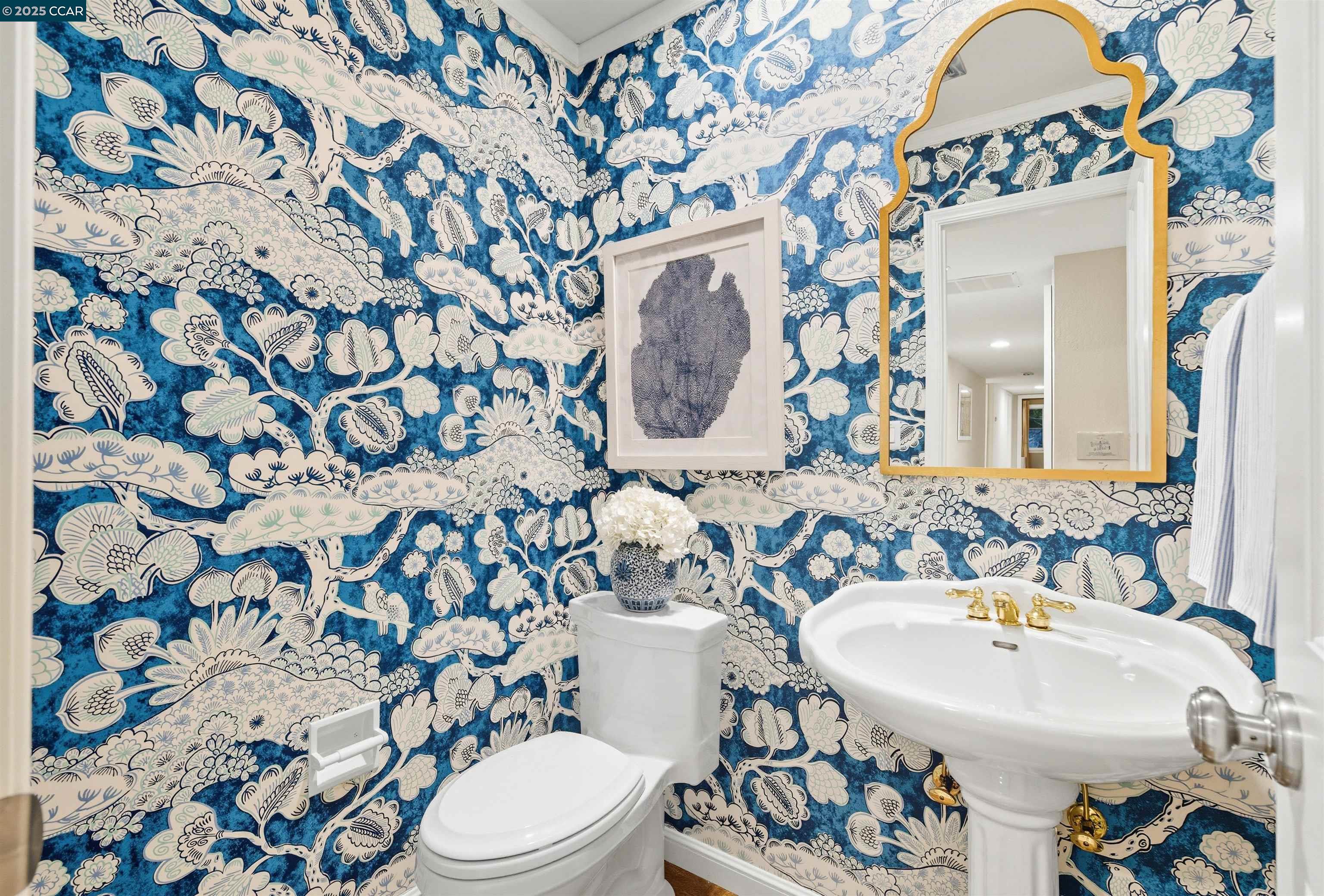 Detail Gallery Image 13 of 47 For 130 Amber Valley Dr, Orinda,  CA 94563 - 5 Beds | 3/1 Baths
