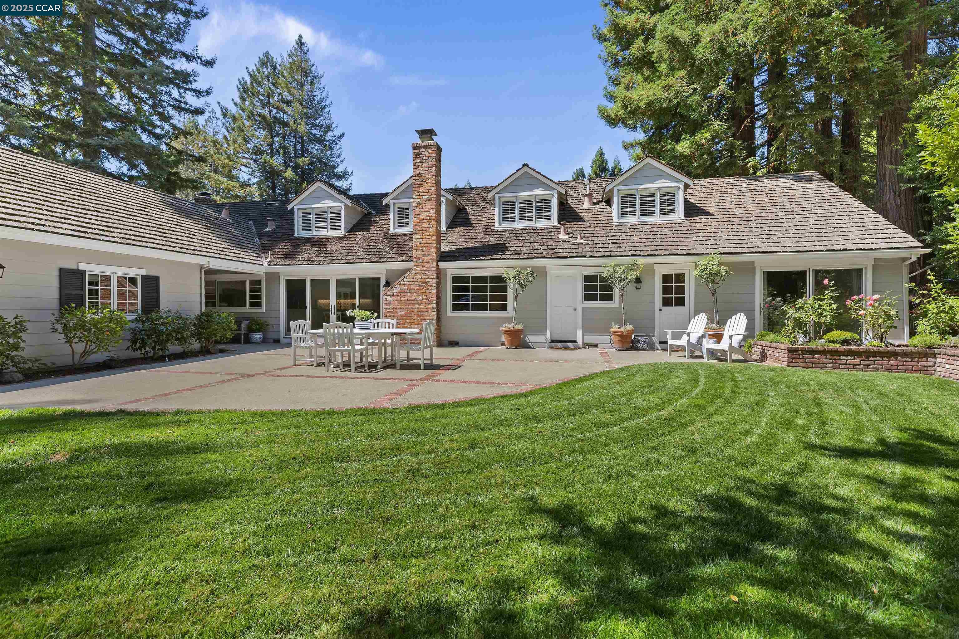 Detail Gallery Image 3 of 47 For 130 Amber Valley Dr, Orinda,  CA 94563 - 5 Beds | 3/1 Baths