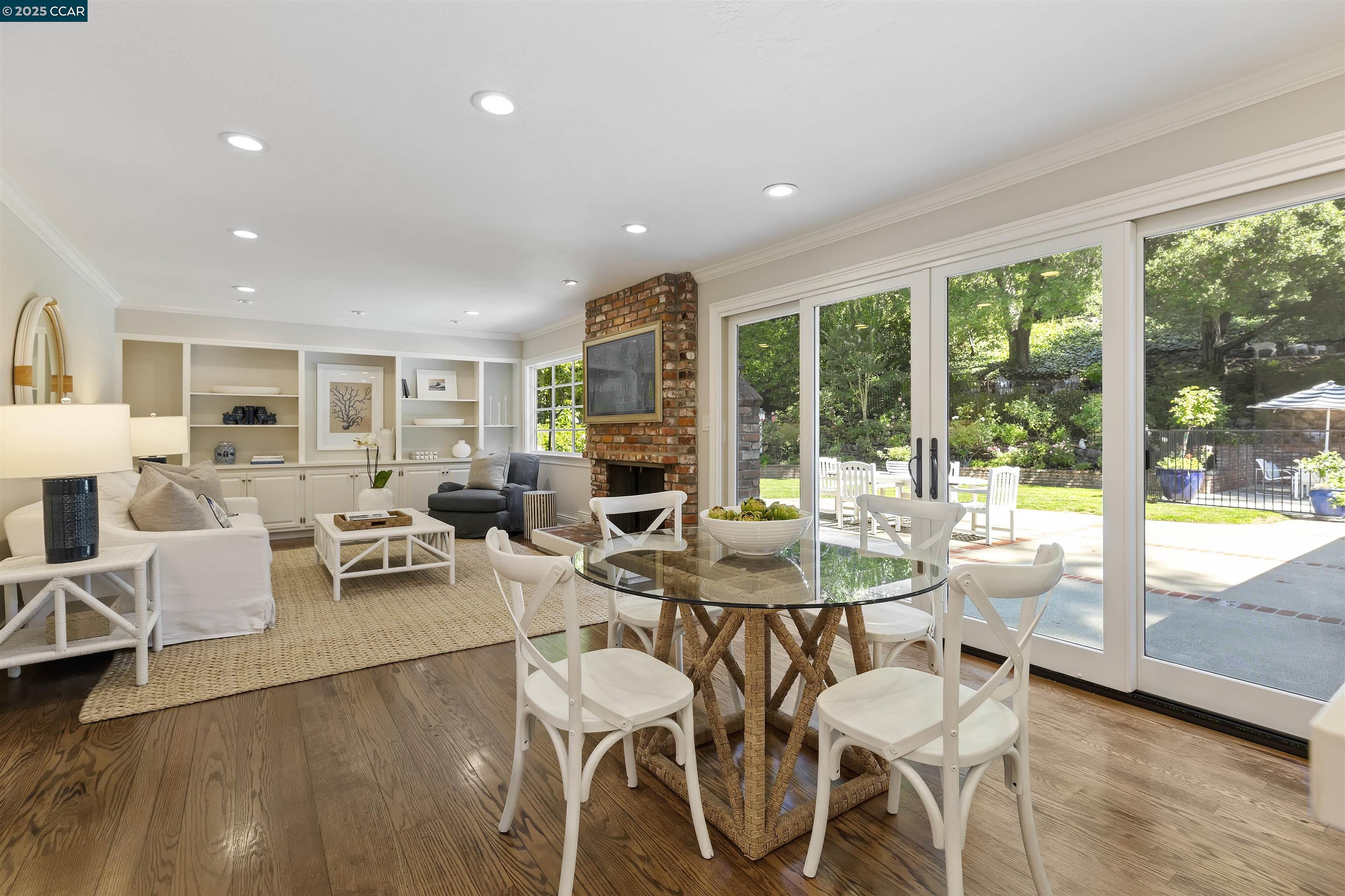 Detail Gallery Image 19 of 47 For 130 Amber Valley Dr, Orinda,  CA 94563 - 5 Beds | 3/1 Baths