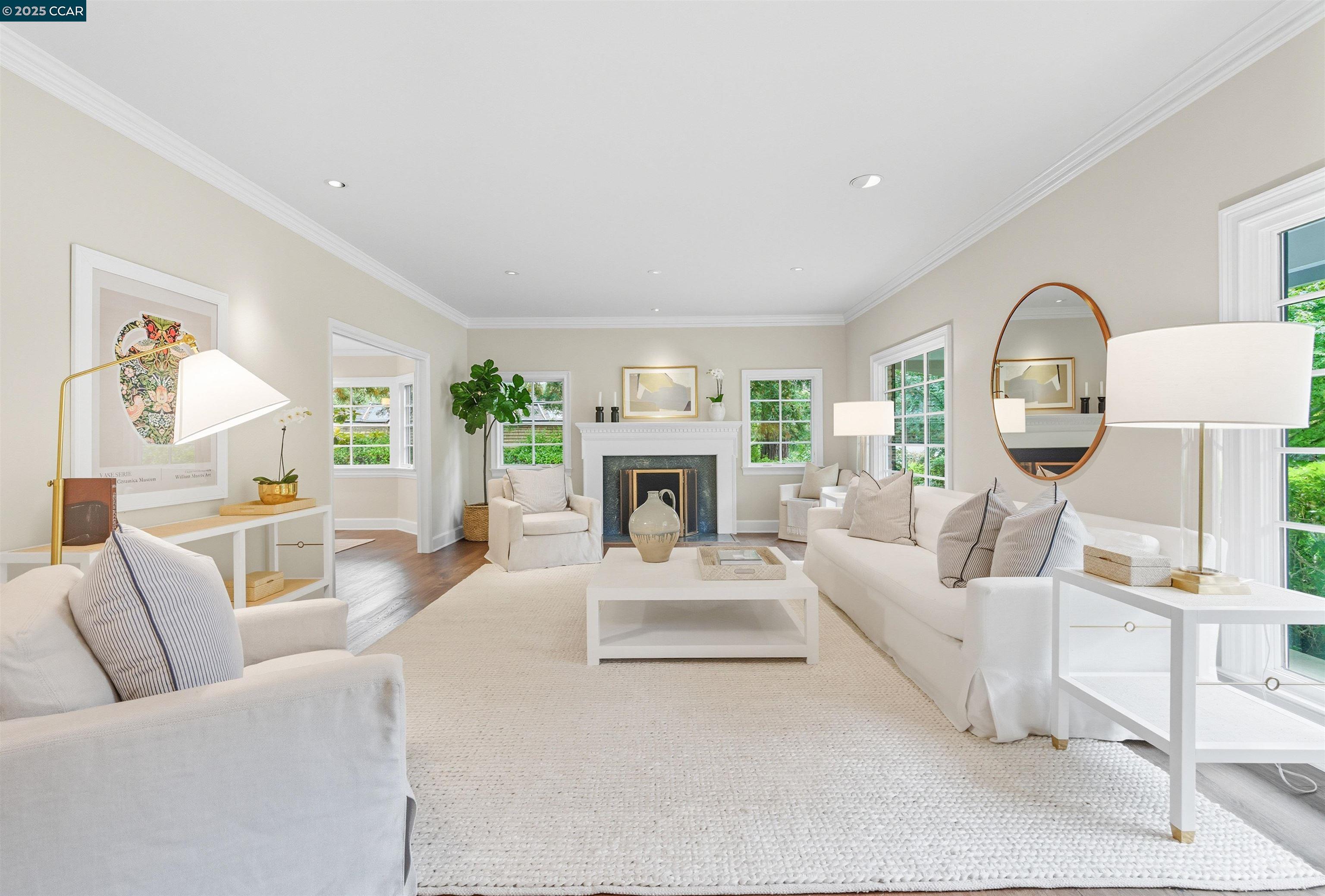 Detail Gallery Image 9 of 47 For 130 Amber Valley Dr, Orinda,  CA 94563 - 5 Beds | 3/1 Baths