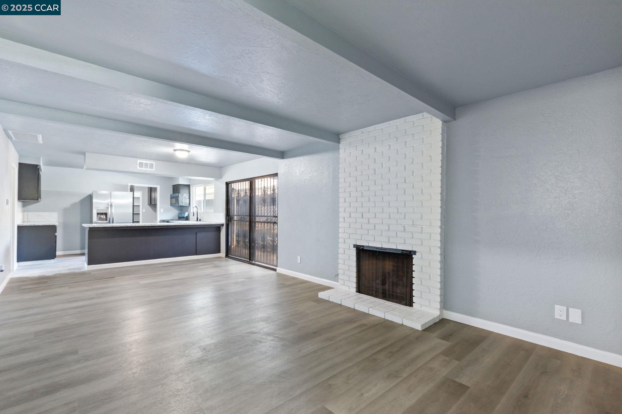 Detail Gallery Image 8 of 42 For 1667 S Plumas St, Fresno,  CA 93706 - 4 Beds | 2 Baths