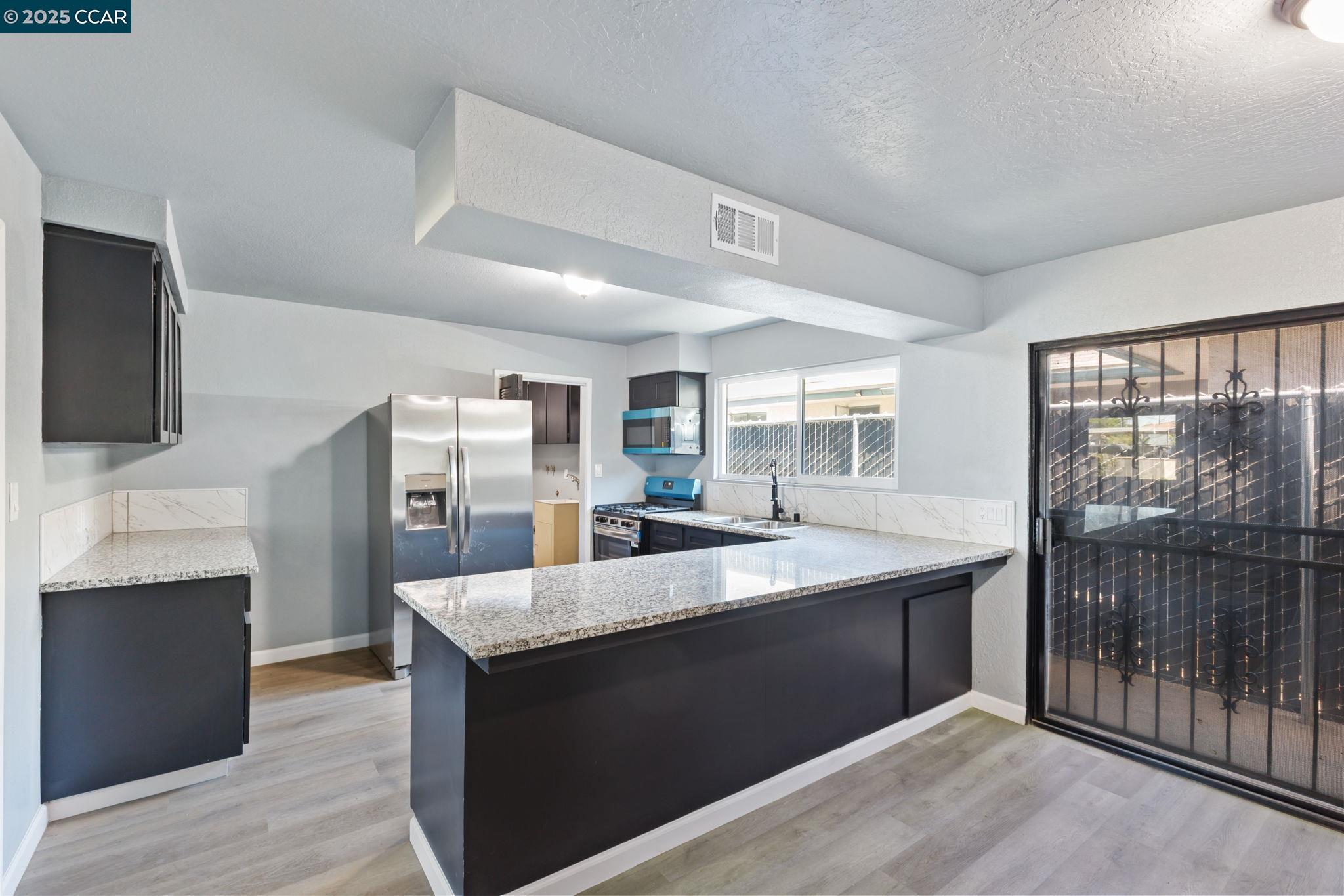 Detail Gallery Image 12 of 42 For 1667 S Plumas St, Fresno,  CA 93706 - 4 Beds | 2 Baths