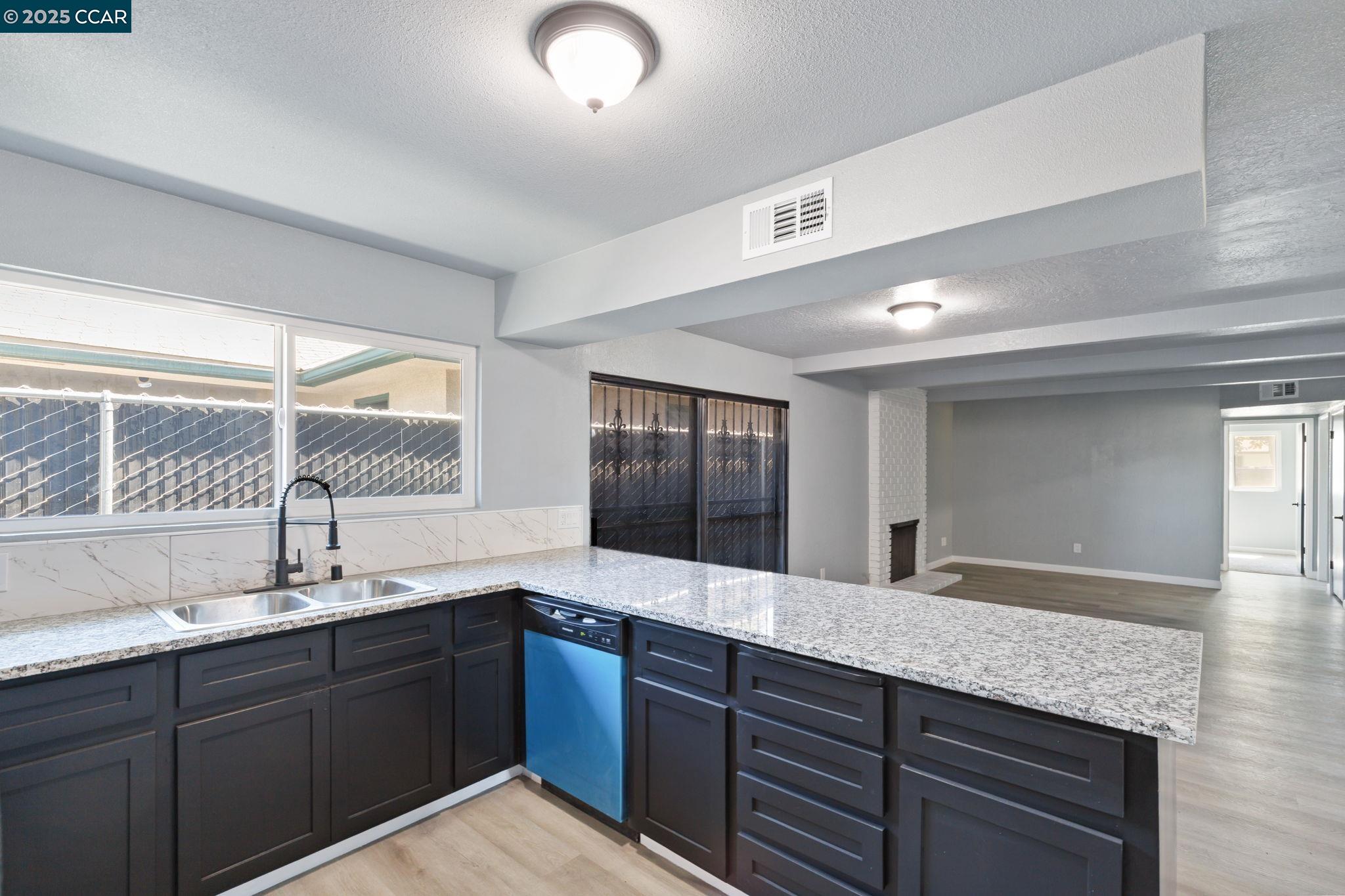 Detail Gallery Image 13 of 42 For 1667 S Plumas St, Fresno,  CA 93706 - 4 Beds | 2 Baths
