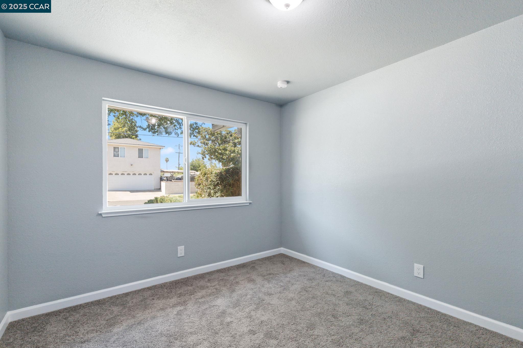 Detail Gallery Image 17 of 42 For 1667 S Plumas St, Fresno,  CA 93706 - 4 Beds | 2 Baths